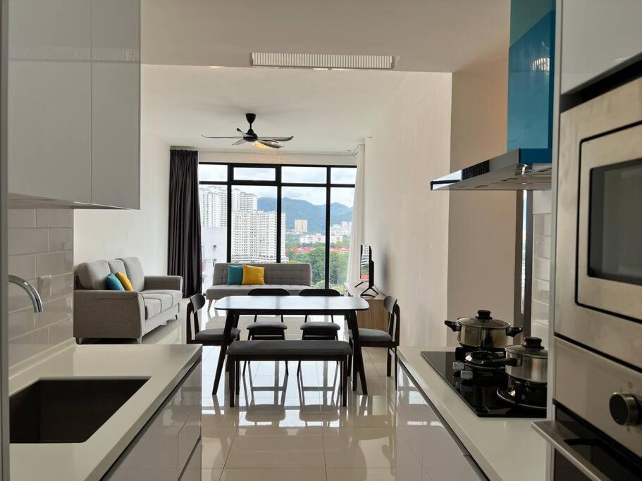 Greatview 2BR Infinity Pool & EasyAccess to Town 13 photo 5