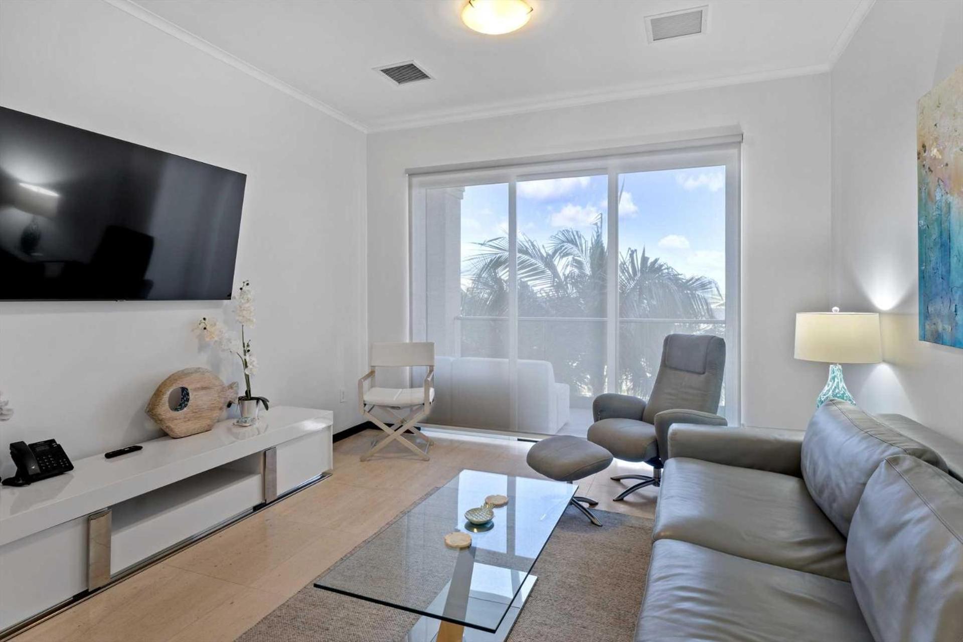 Eagle Beach - Sunset Dreams 2BR condo - LV303