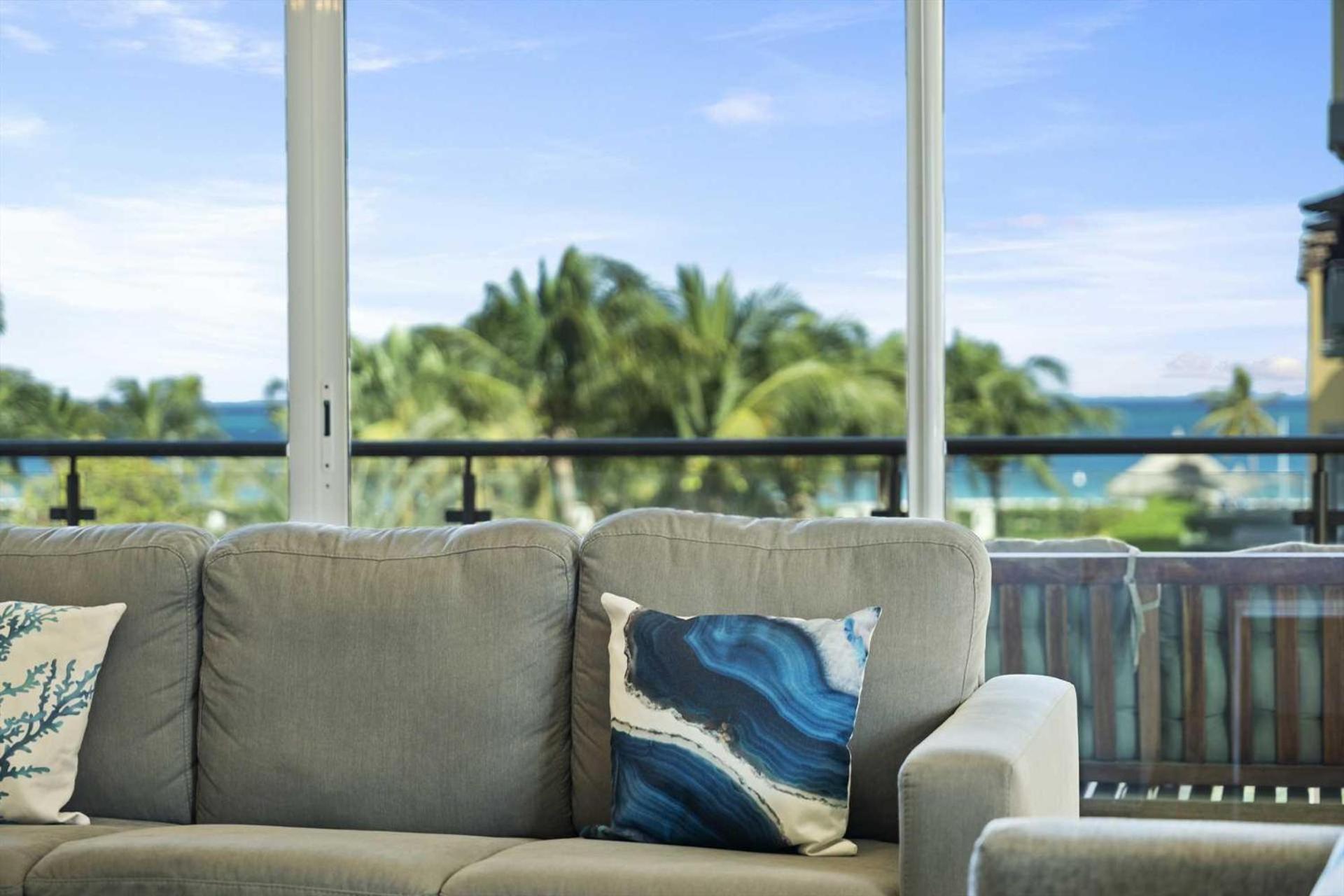 Beachfront - Sapphire Vista 3BR condo - A247