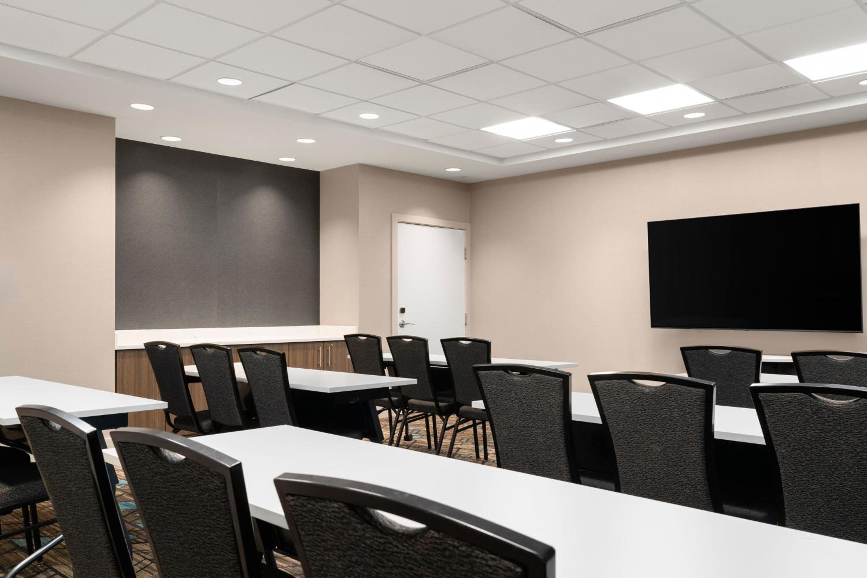 Kingston Vacations - Residence Inn by Marriott Kingston - Property Image 40