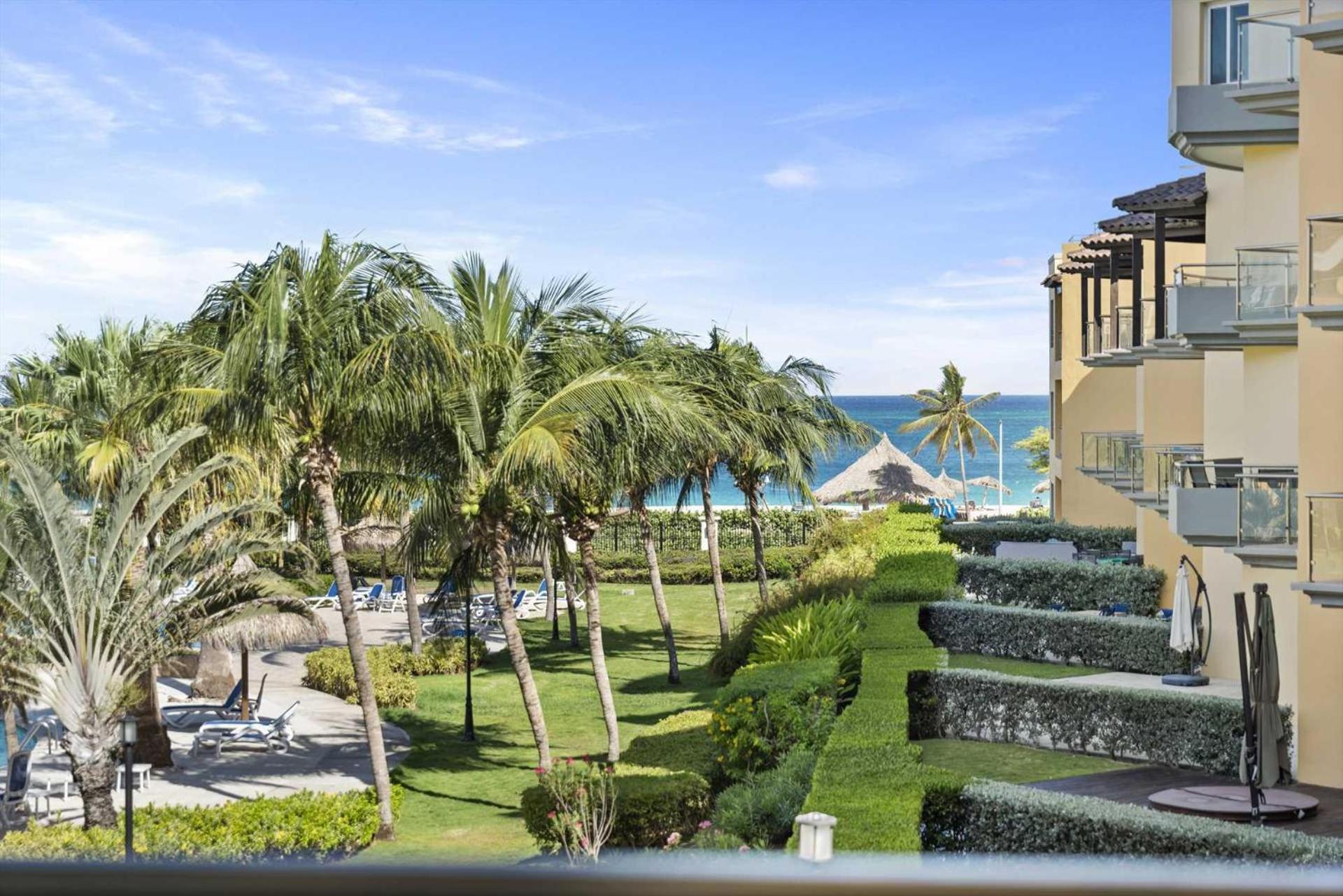 Beachfront - Sapphire Vista 3BR condo - A247