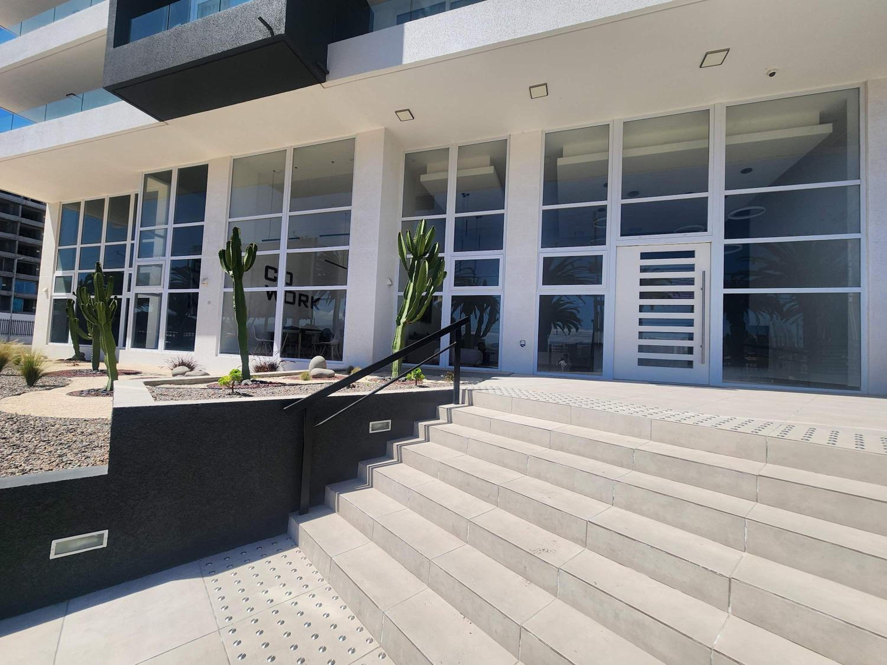 HOM l Parking Wifi CoWork Faro Turismo Piscina