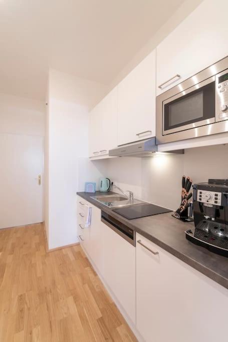 josef's home I Comfort Apartment I UNO-City, VIC