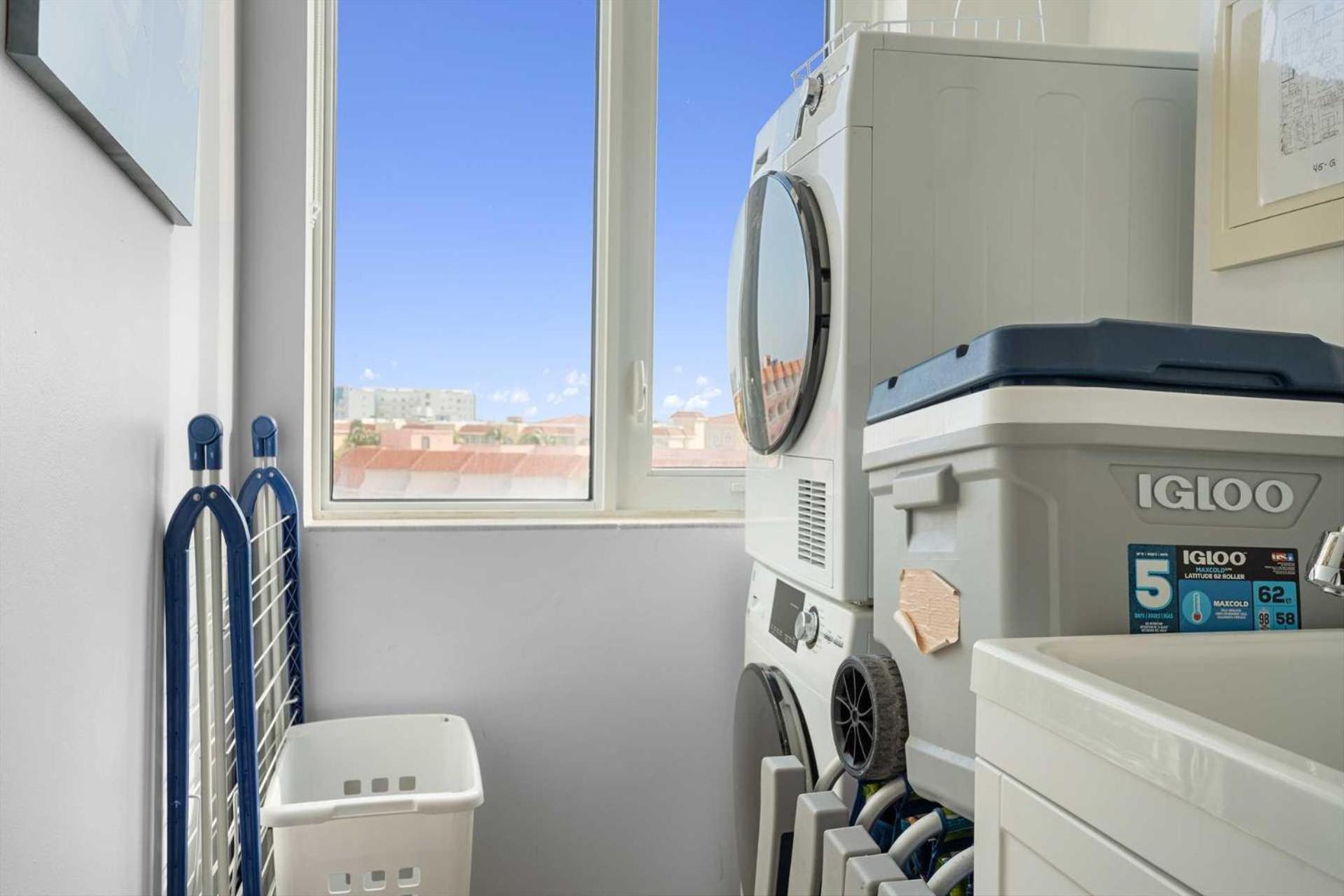 Beach View - Vista Paradiso 2BR condo - LV410
