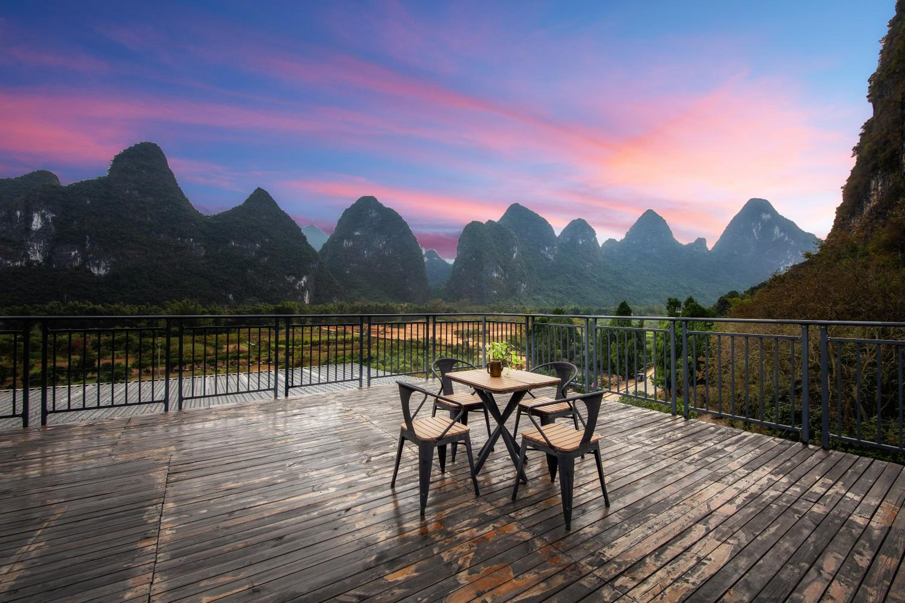 Hotel Leisure Courtyard Hotel Yangshuo - Image 1