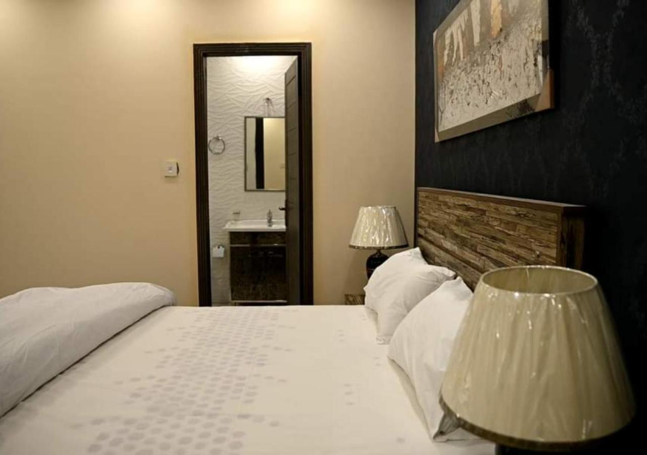 Luxurious 3 BHK penthouse apartment with rooftop lawn at bahria enclave
