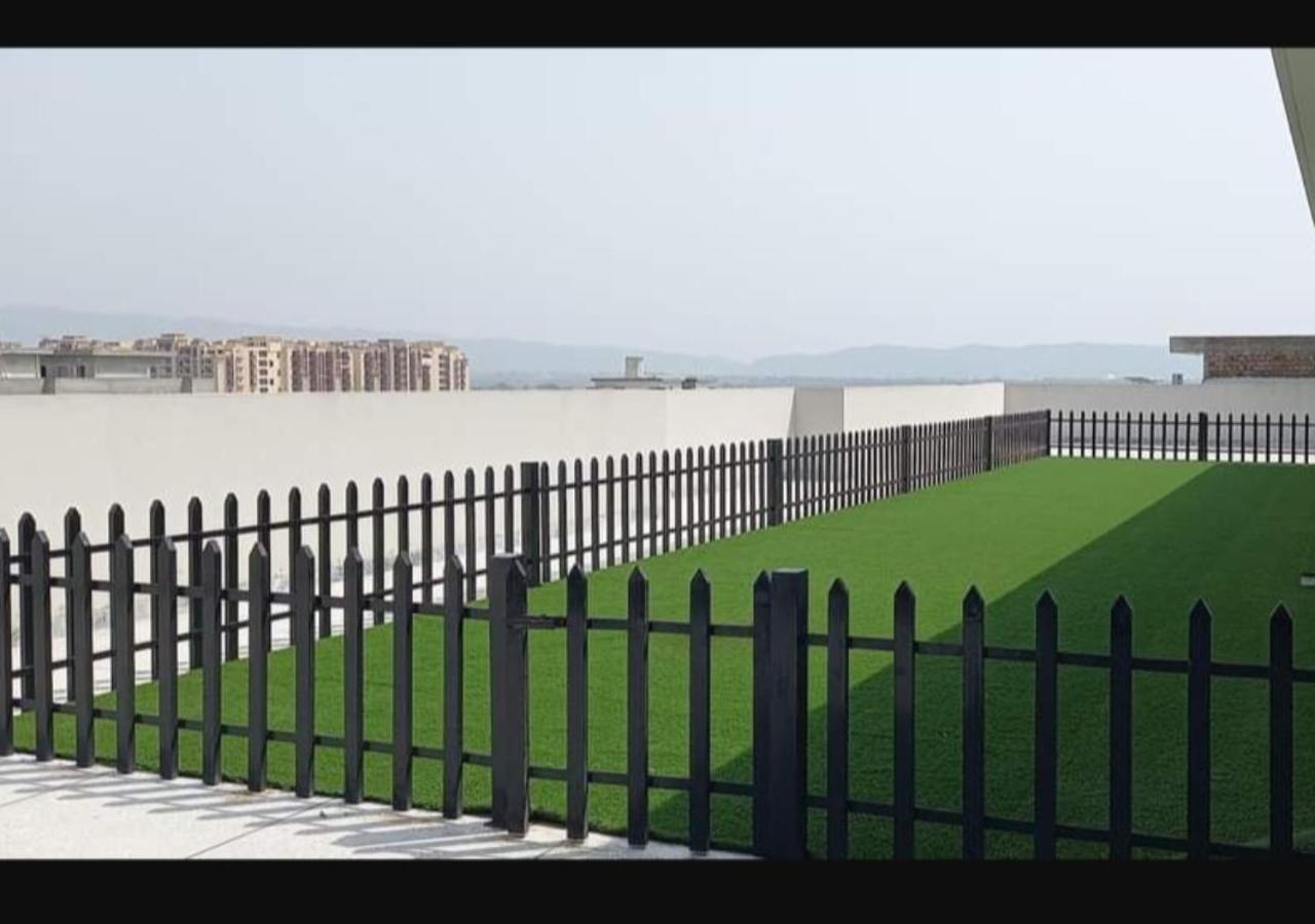 Luxurious 3 BHK penthouse apartment with rooftop lawn at bahria enclave