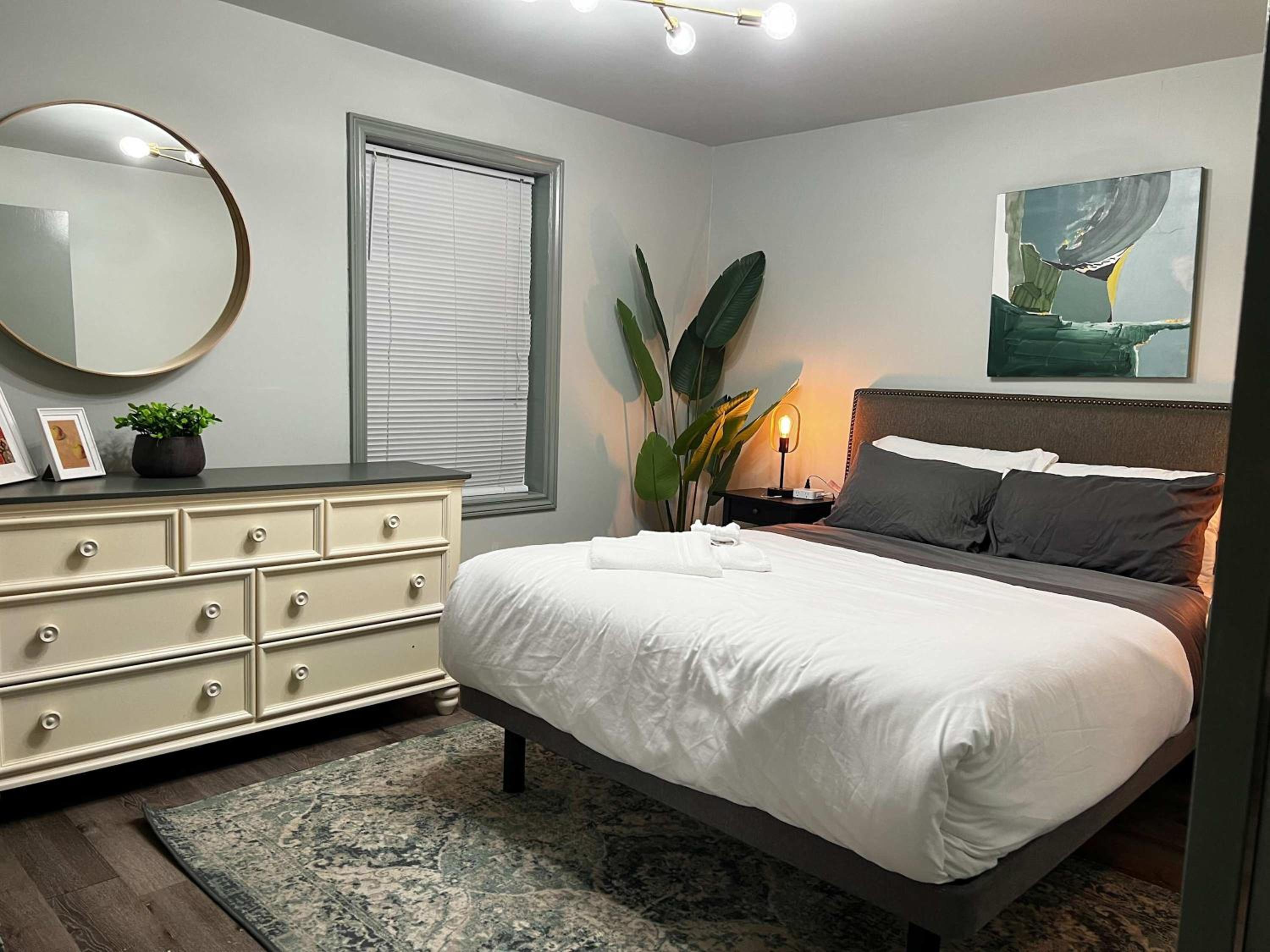 Green Grove Heritage-Style Retreat with Nature-Inspired Decor, Unit #1