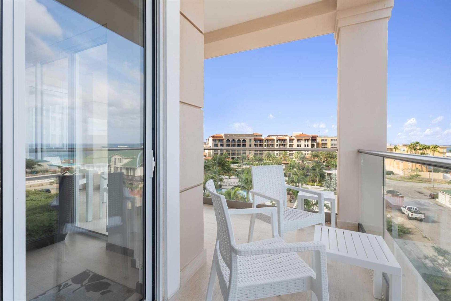 Beach View - Vista Paradiso 2BR condo - LV410