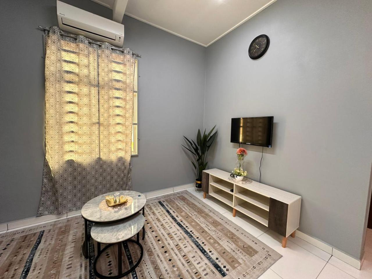 Tok Wan's Studio Homestay view 4
