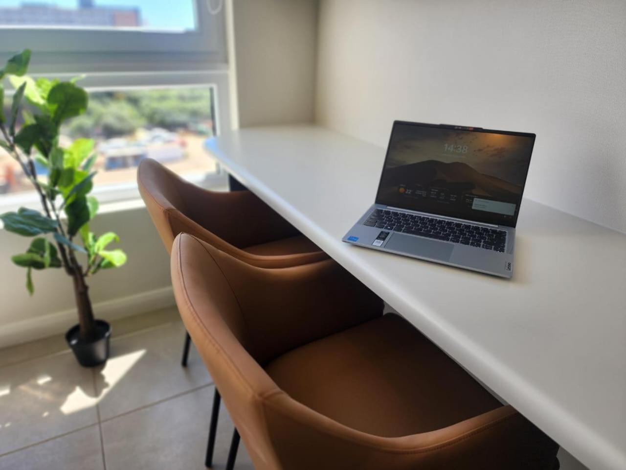 HOM l Parking Wifi CoWork Faro Turismo Piscina