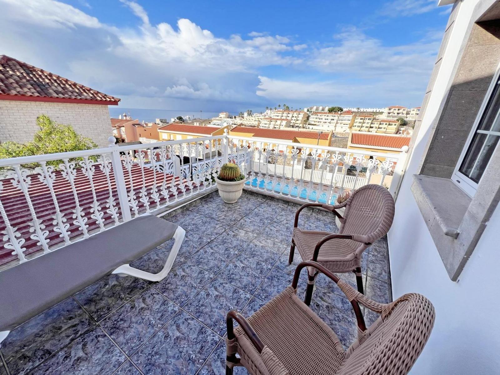 Villa Esmeralda junto al mar