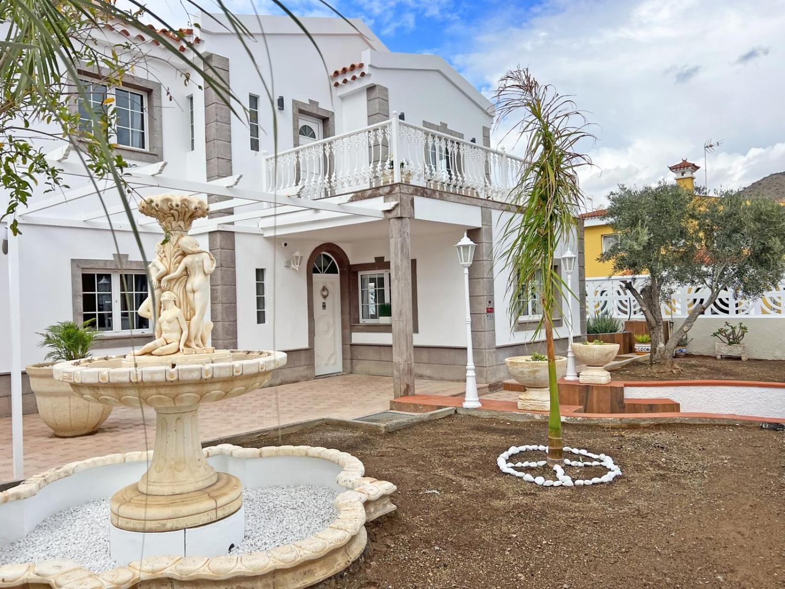 Villa Esmeralda junto al mar