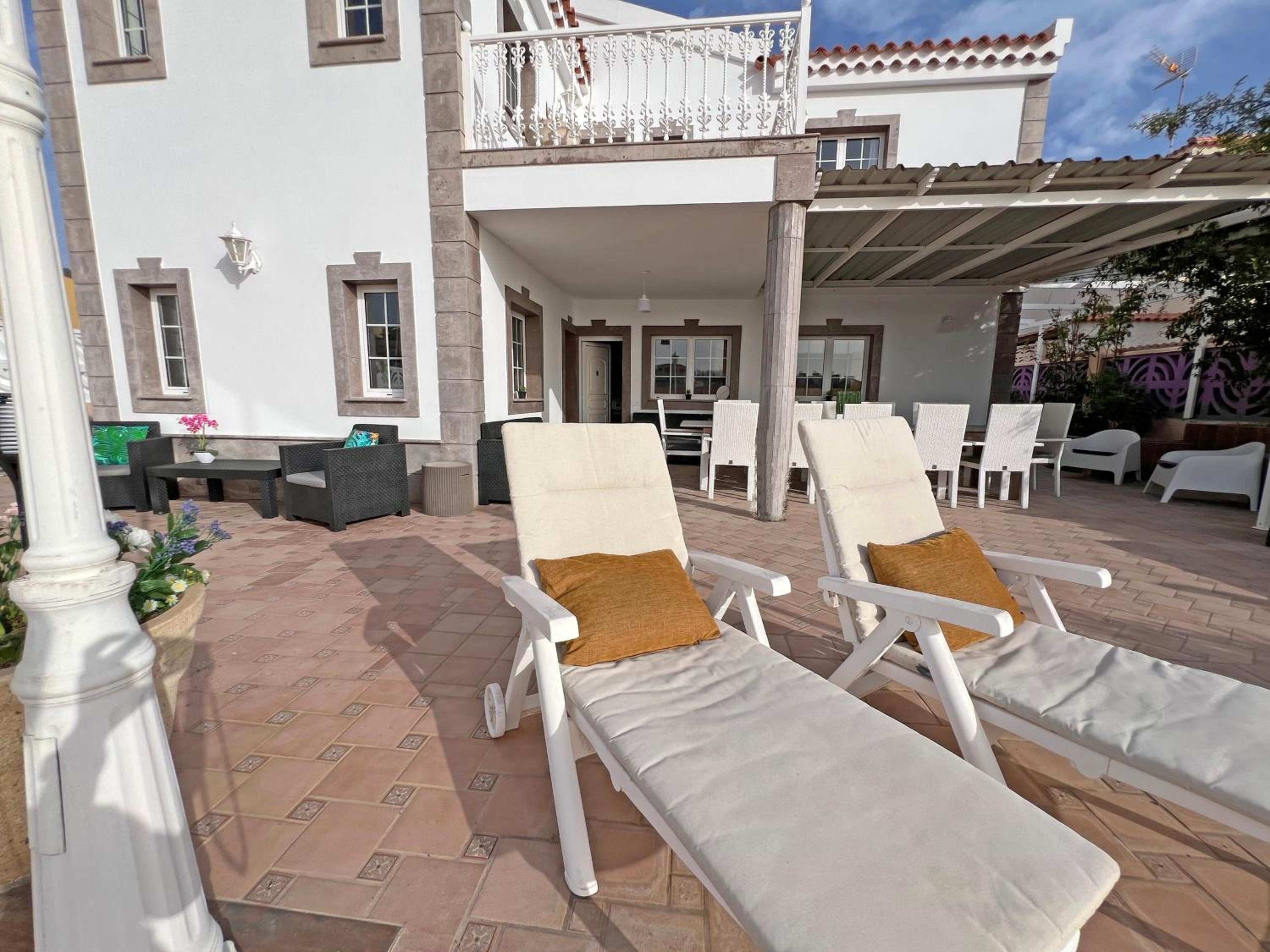 Villa Esmeralda junto al mar