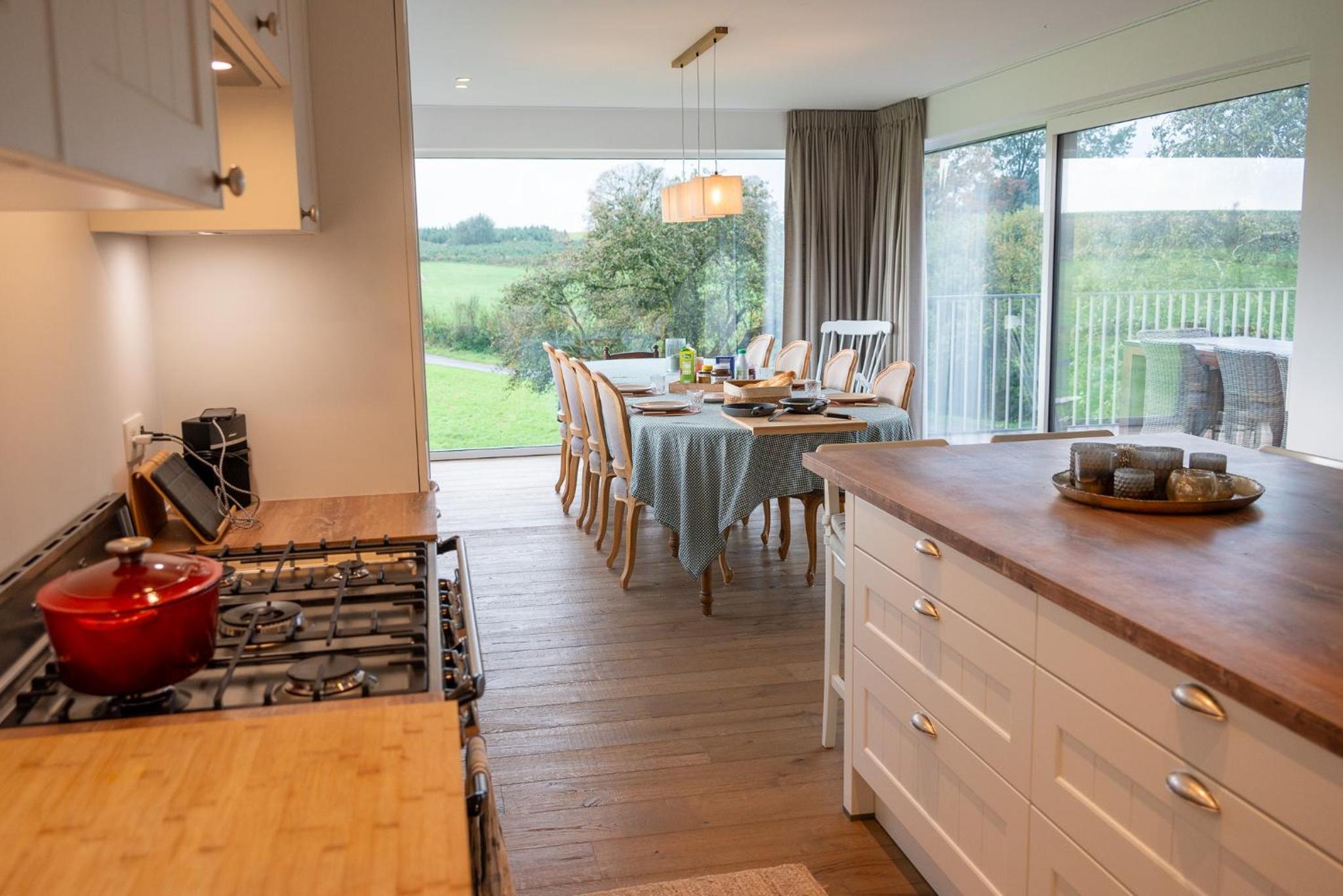 Maison MadArt surround yourself in nature