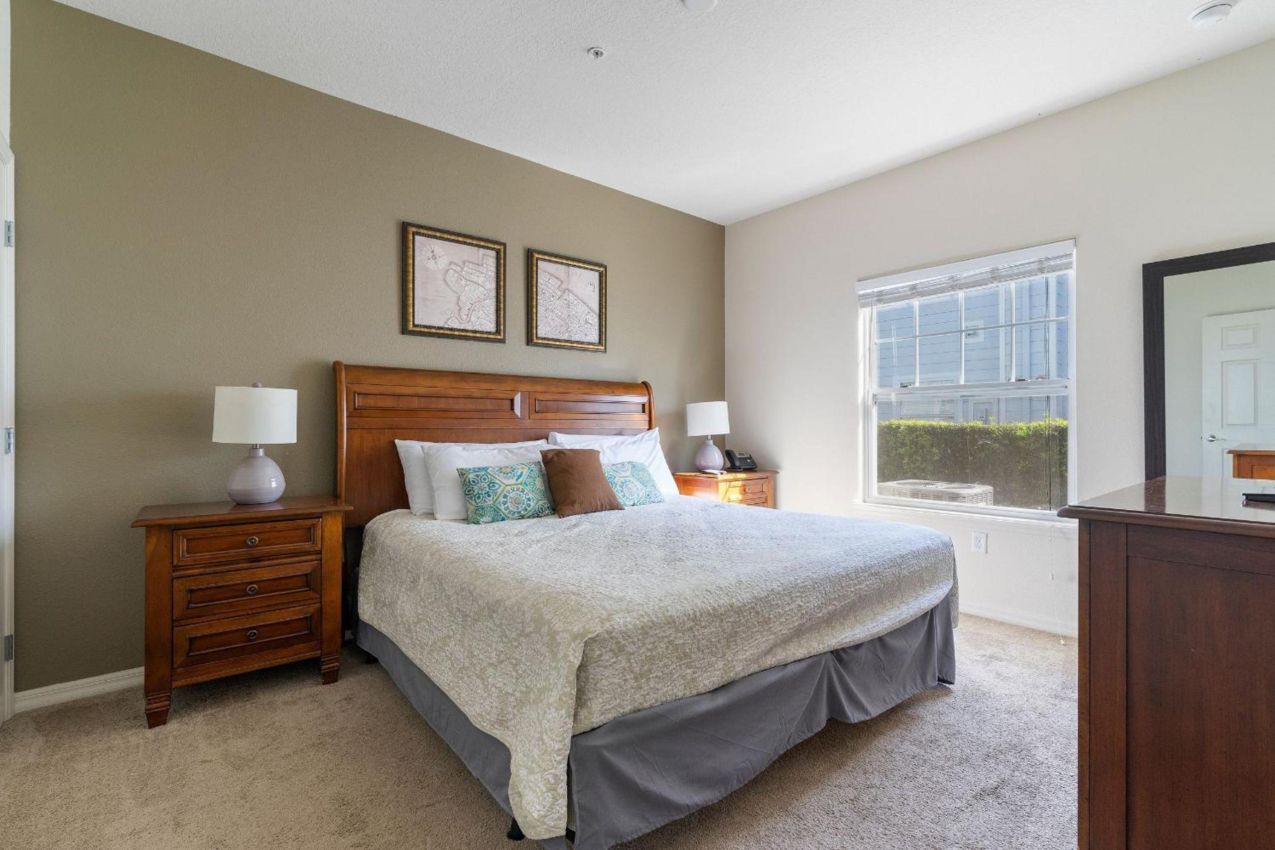 4BR Lucaya Village Home, Sleeps 10 view 3