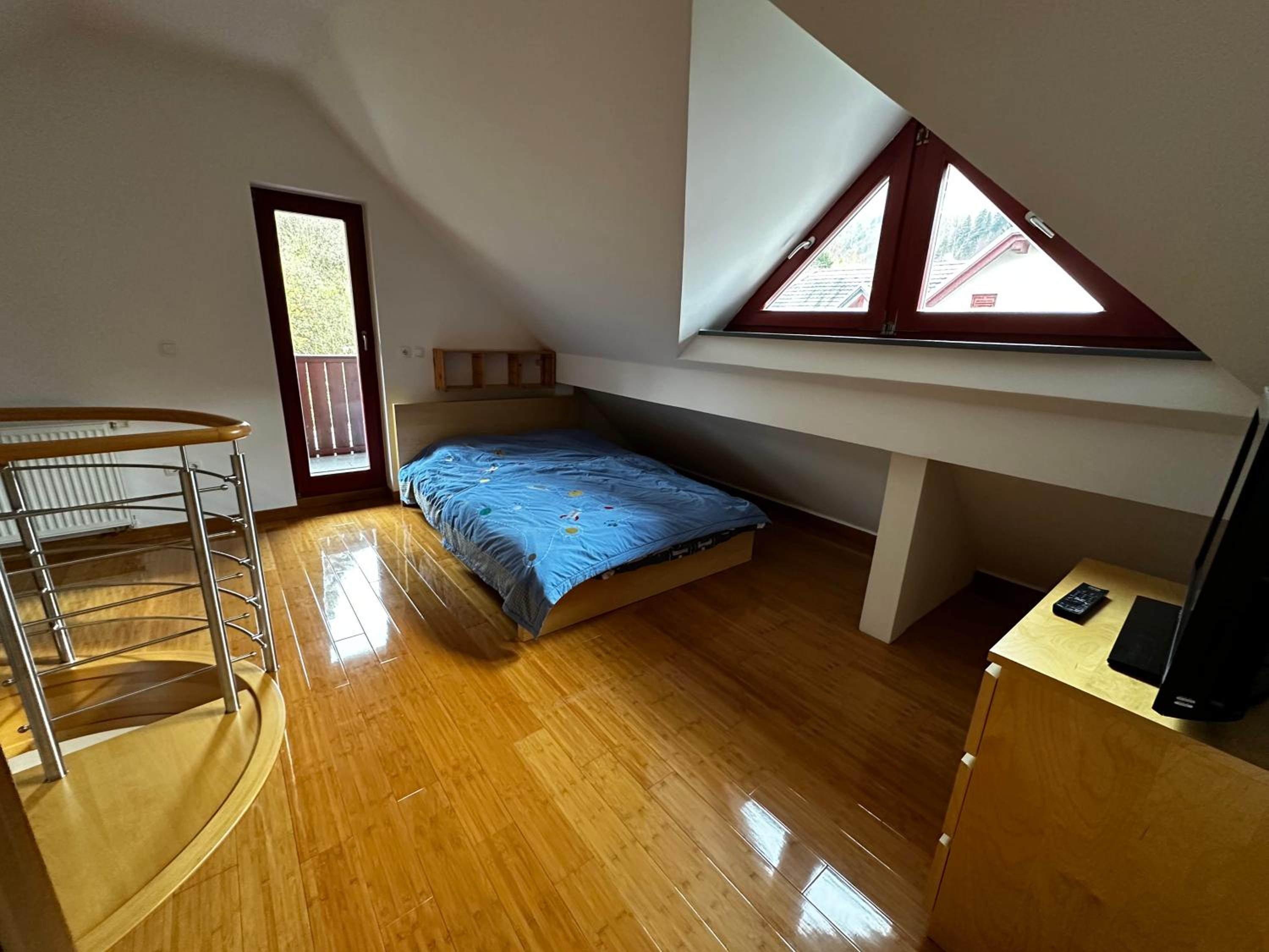 Nature's Nest Apartment view 3