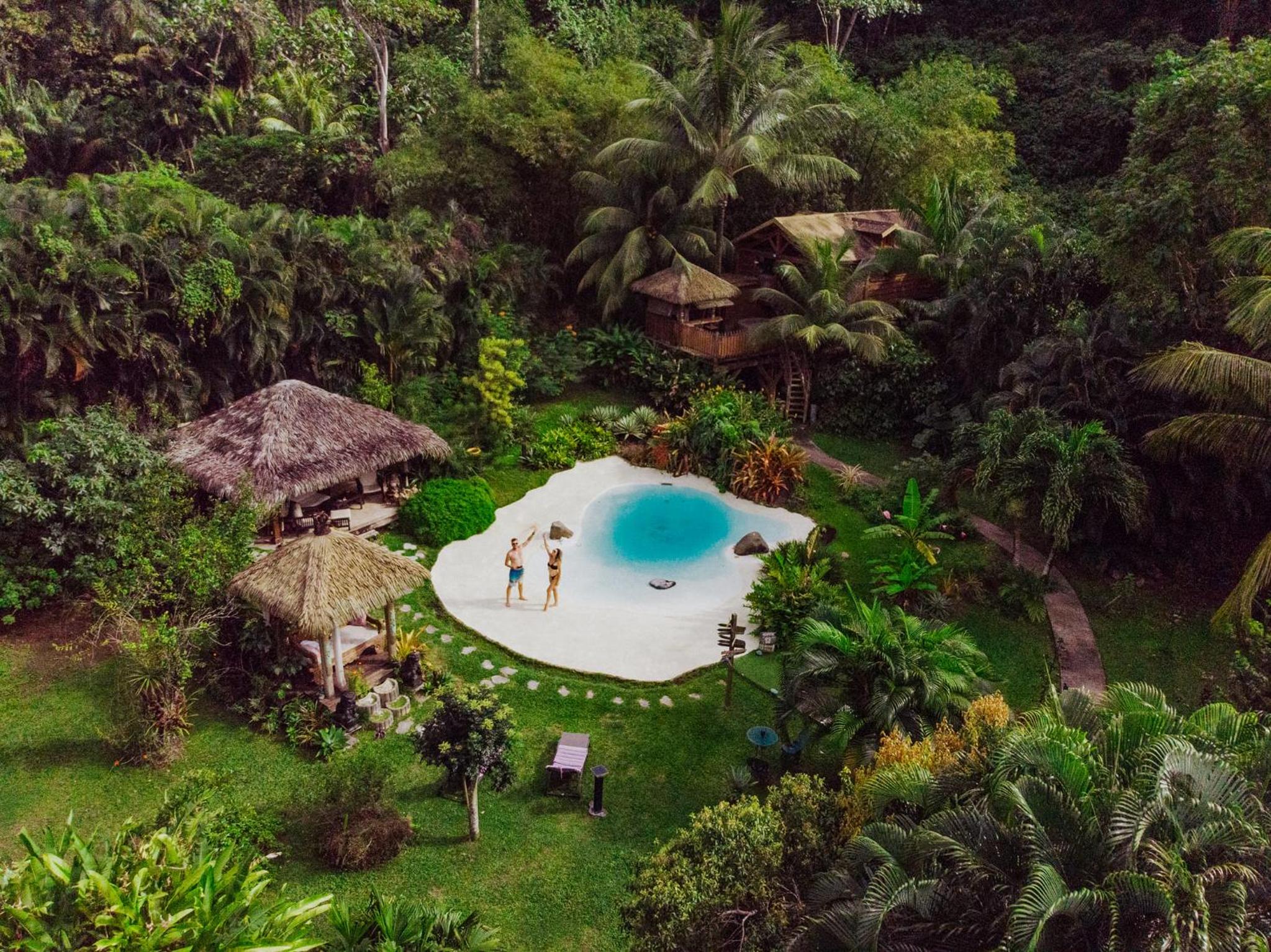 West Indies Cottage, cottages haut de gamme avec piscine, jacuzzi et vue jungle