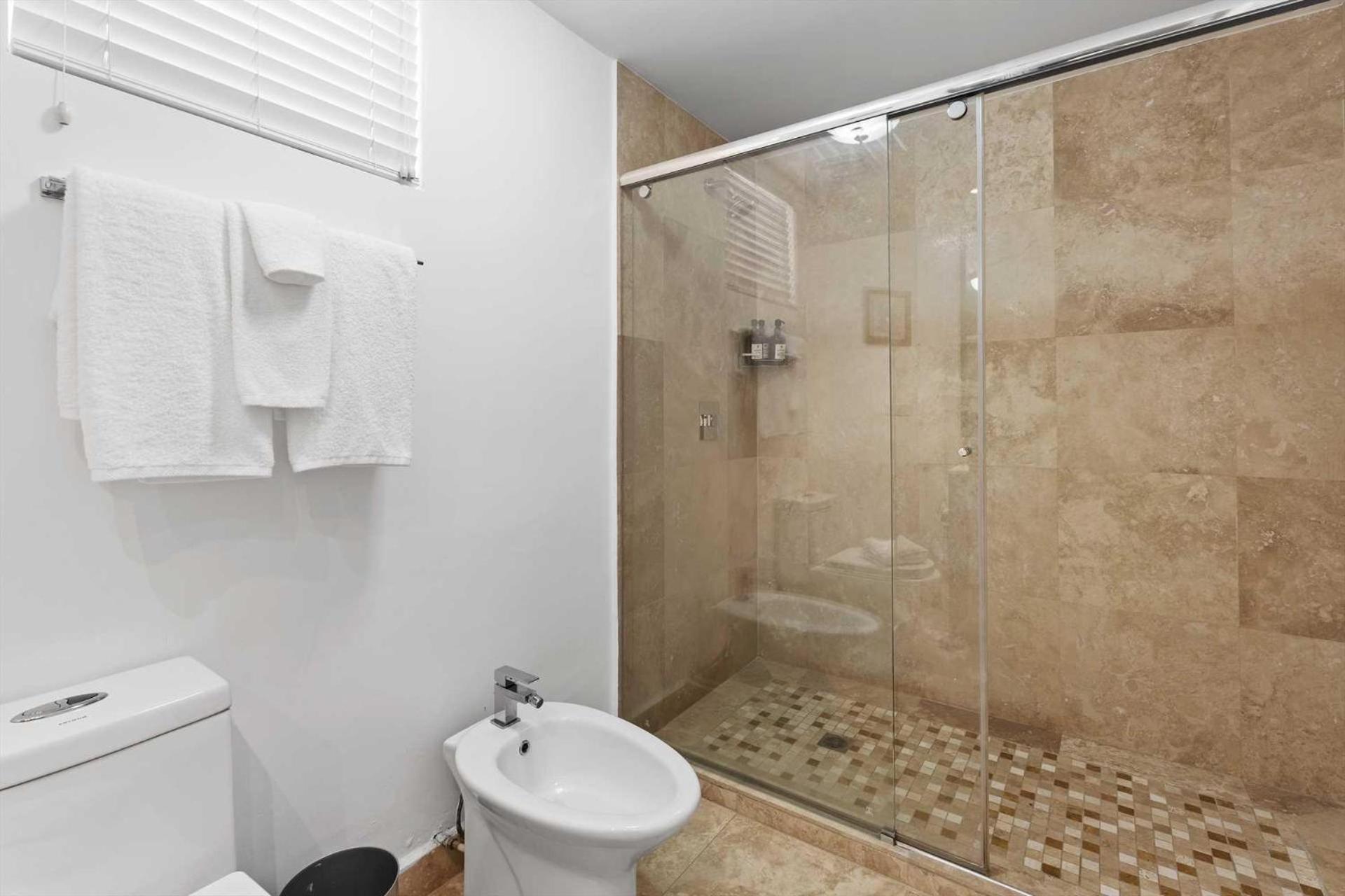 Beachfront - Royal Penthouse 3BR condo - BC352