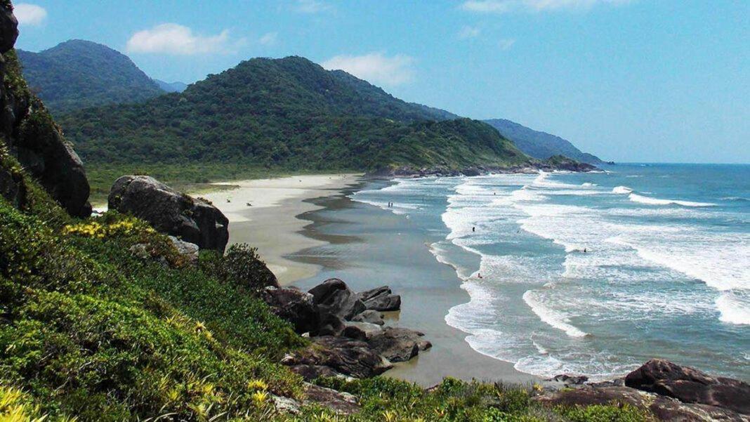 Piscina Aquecida Quartos com Ar cond 700m Praia