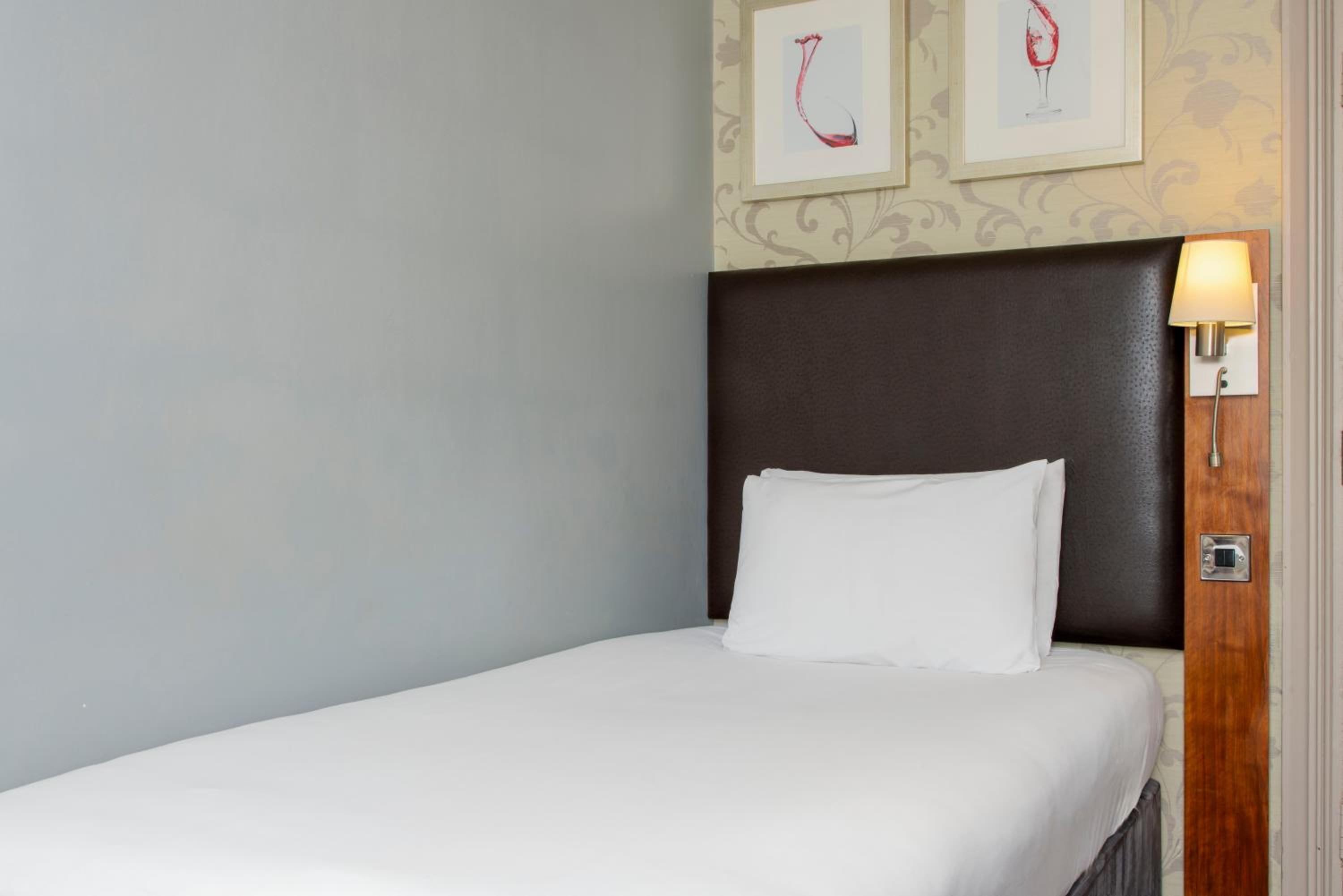 Croydon Vacations - London Croydon Aerodrome Hotel, BW Signature Collection - Property Image 1