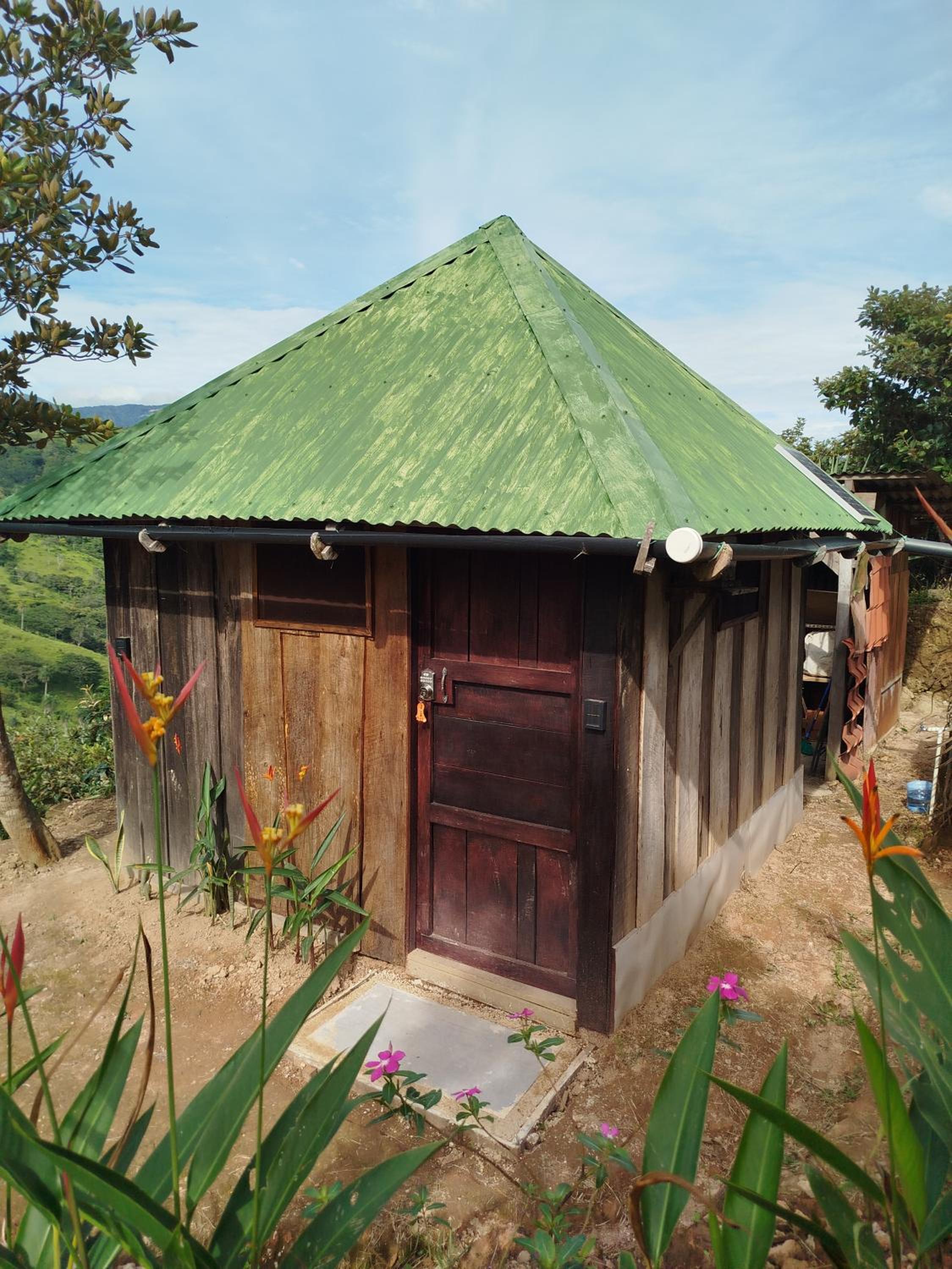 Sustainable, Off-Grid and Organic Cabins on a Farm in a Secluded Cloud Forest, Ultra Low Carbon Footprint, 4x4