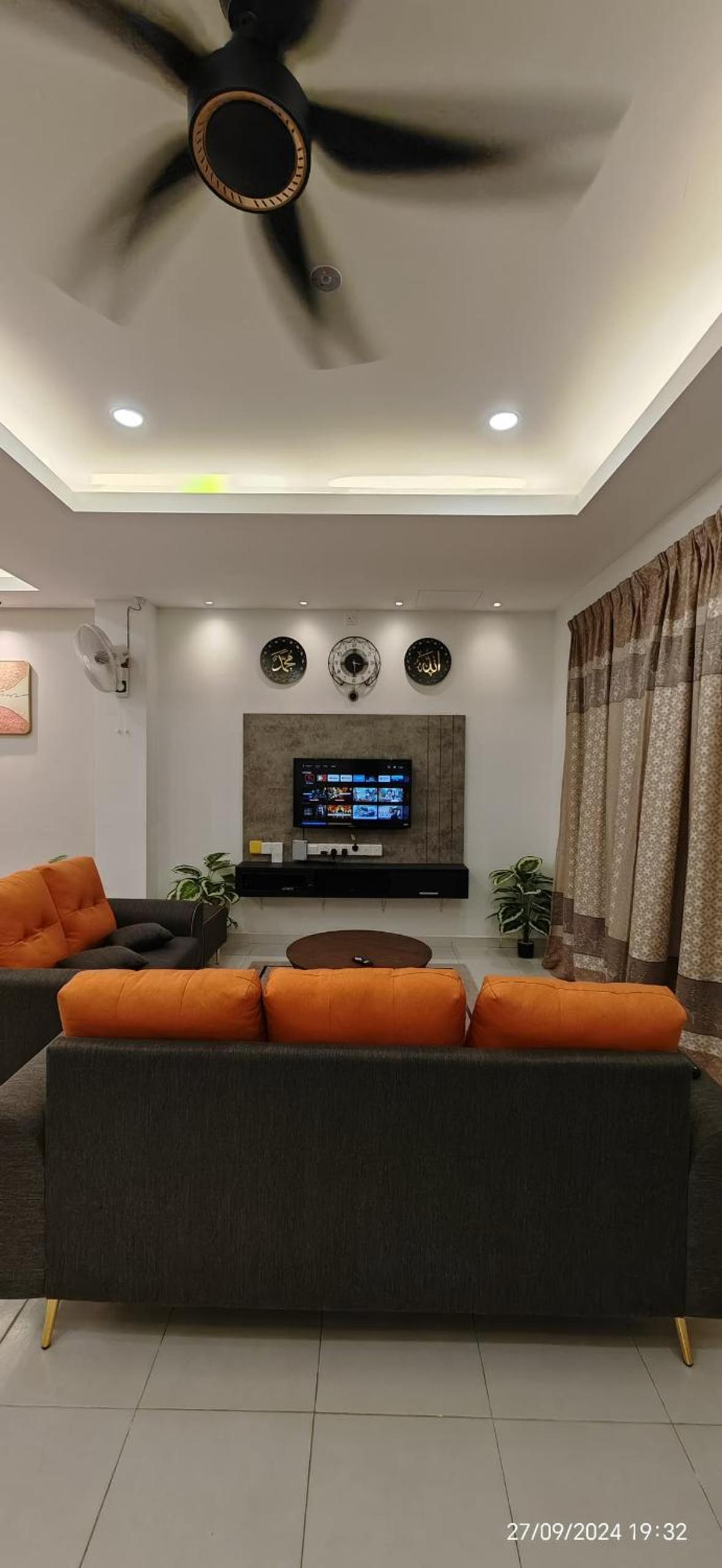 DMarina Homestay