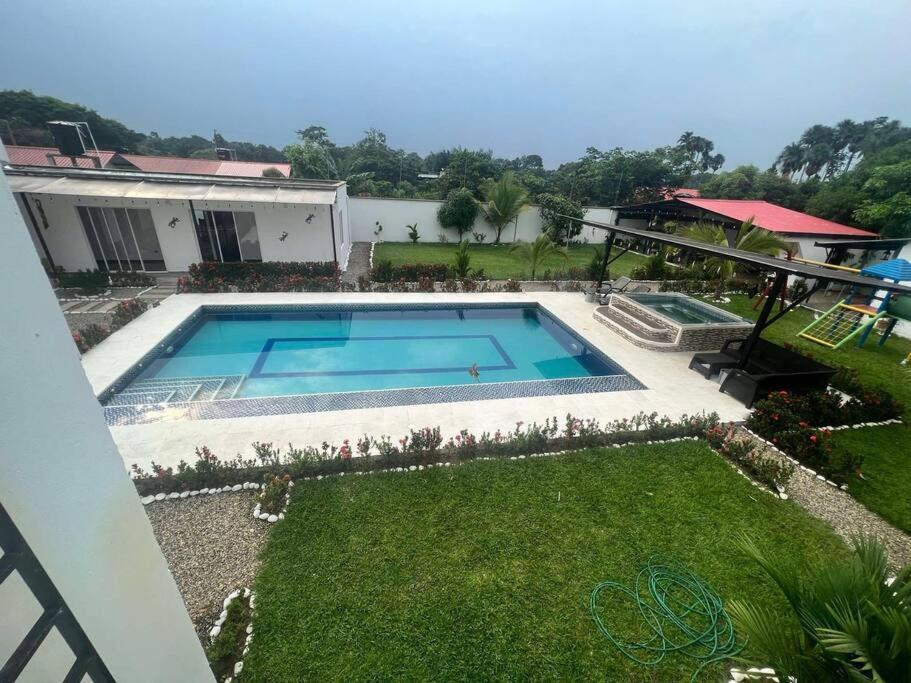 casa quinta Villavicencio Apiai