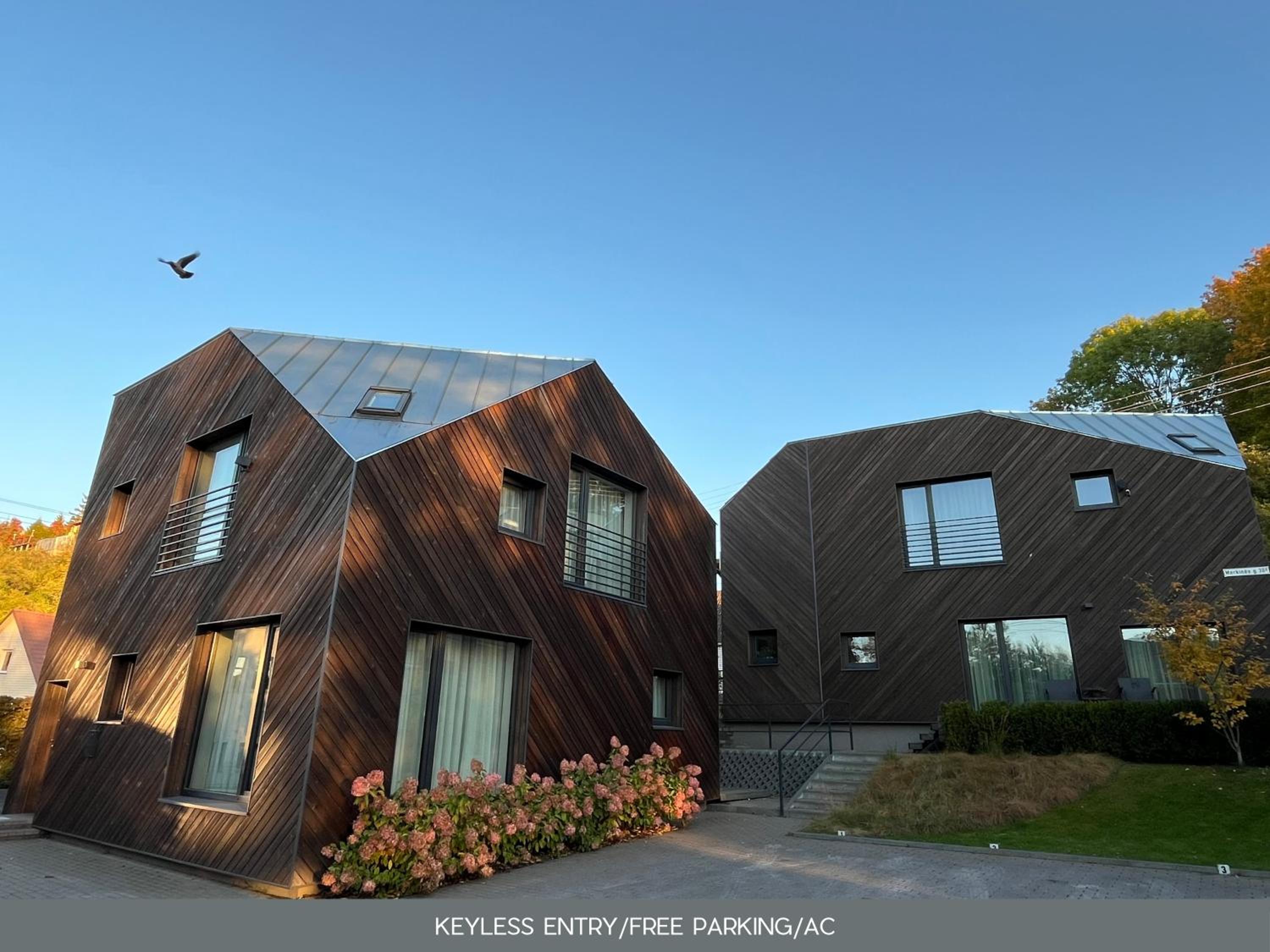 Hotel Green Hill Apartments - Image 1