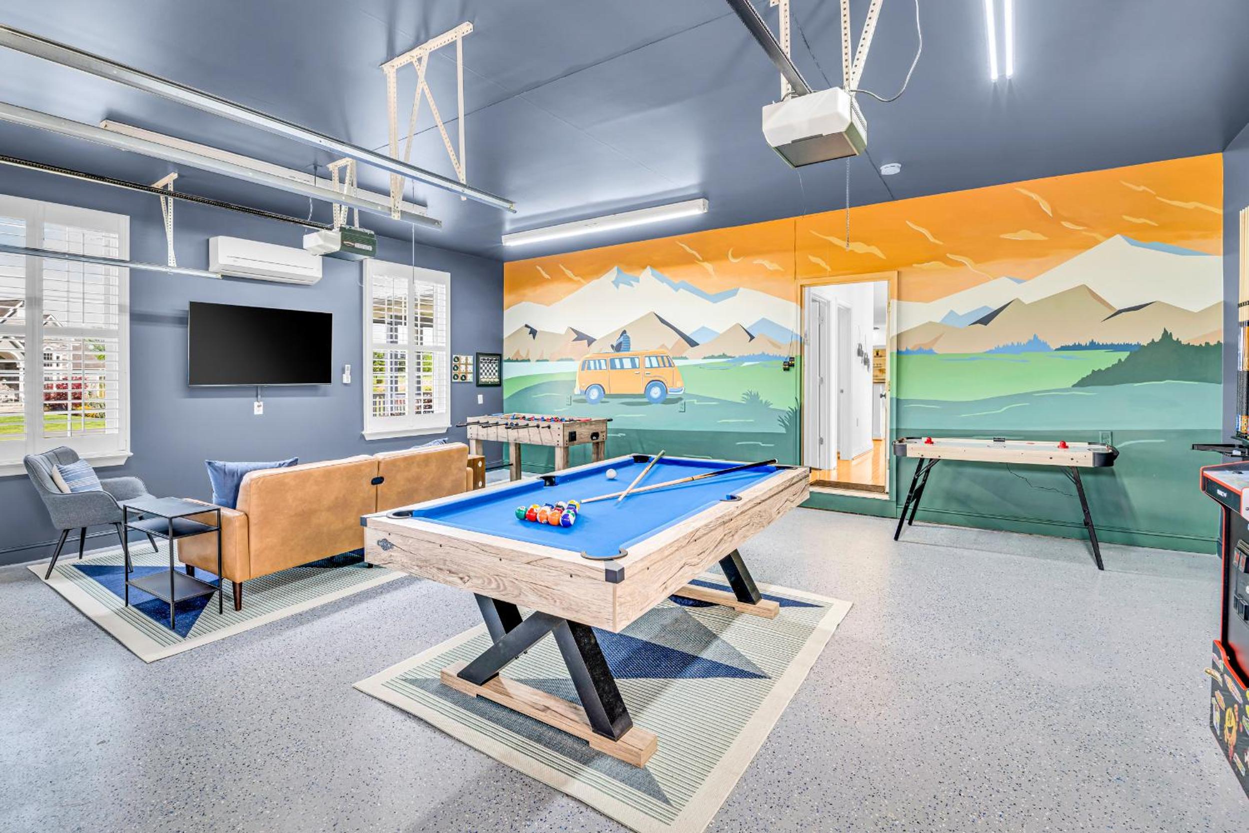Amazing House - Movie & Game Room, Hot Tub, Fire Pit & Golf Course view 5