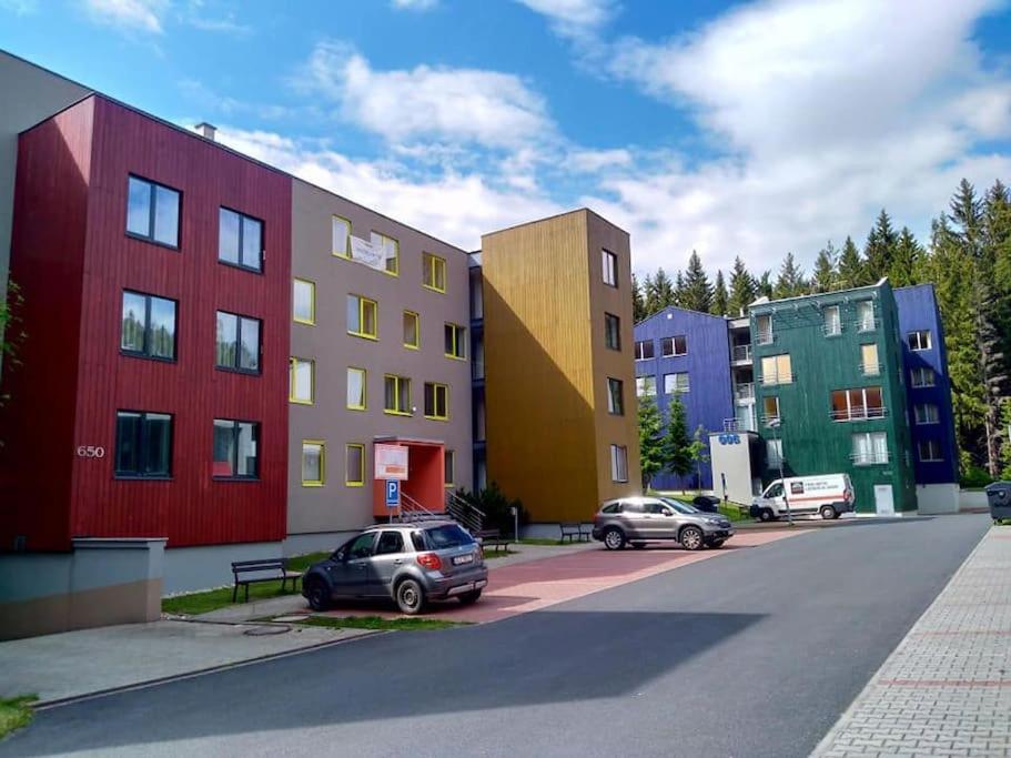 HARRADISE Plně vybavený apartmán pod Mumlavským vodopádem, na cestě na HŘEBENY, nejlepší VÝLETY v okolí, ZAHRADA pro relax i děti, LESY a turistické TRASY 