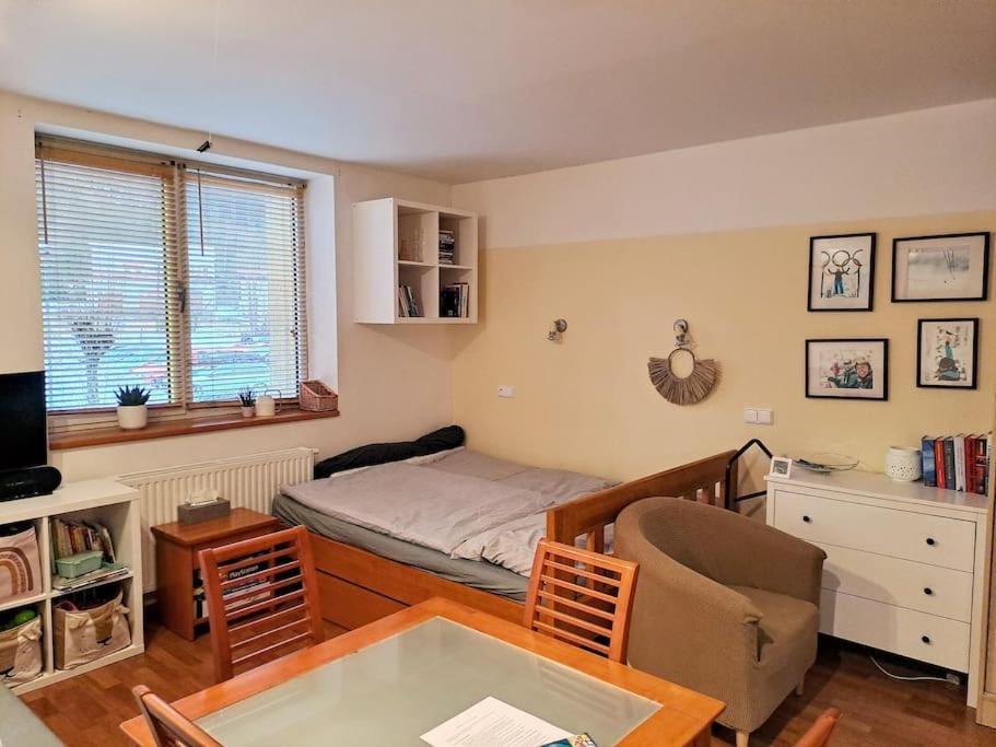 HARRADISE Plně vybavený apartmán pod Mumlavským vodopádem, na cestě na HŘEBENY, nejlepší VÝLETY v okolí, ZAHRADA pro relax i děti, LESY a turistické TRASY 