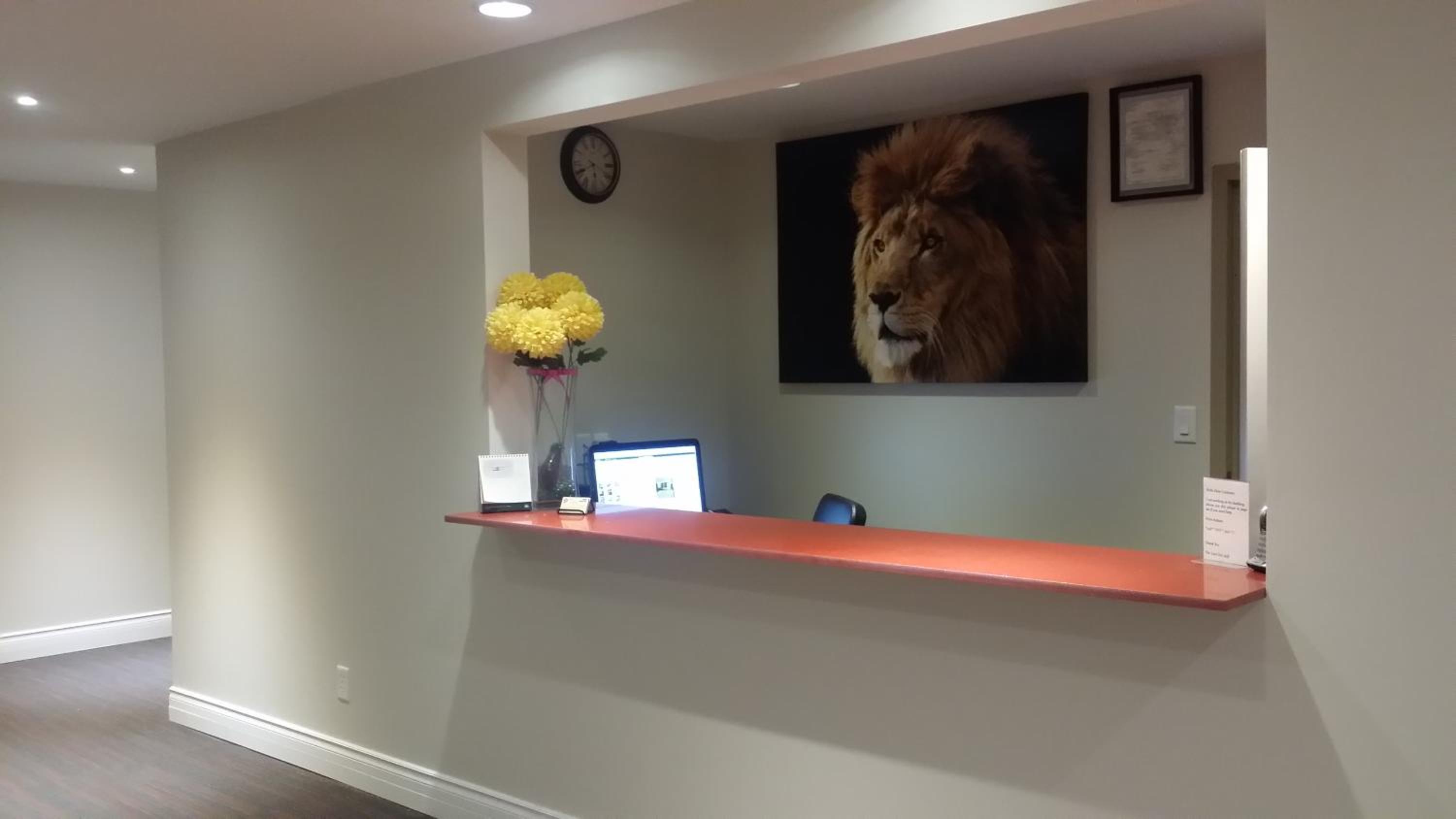 The Lion Inn & Suites