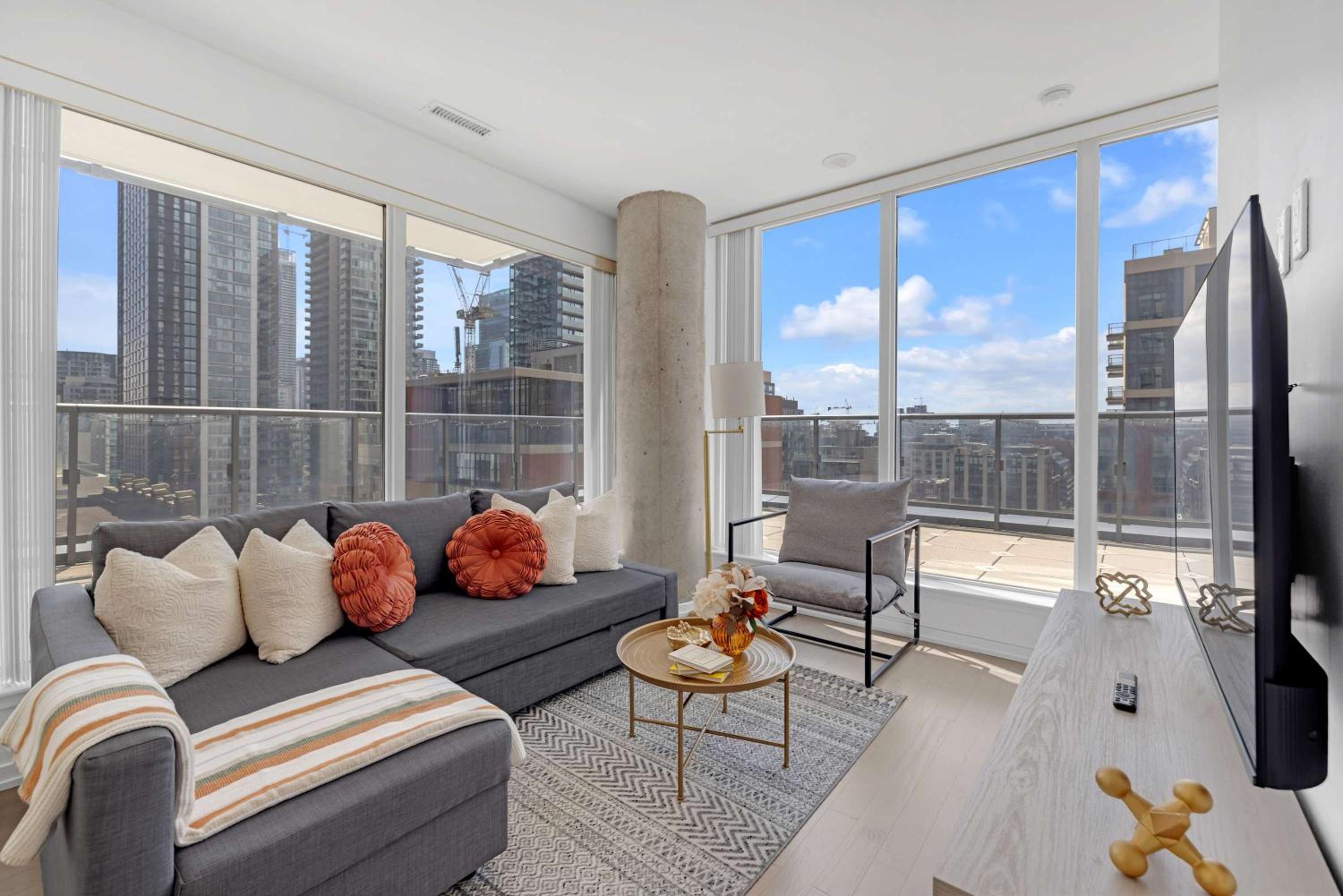 Prime 2BR Condo Massive Patio & Parking