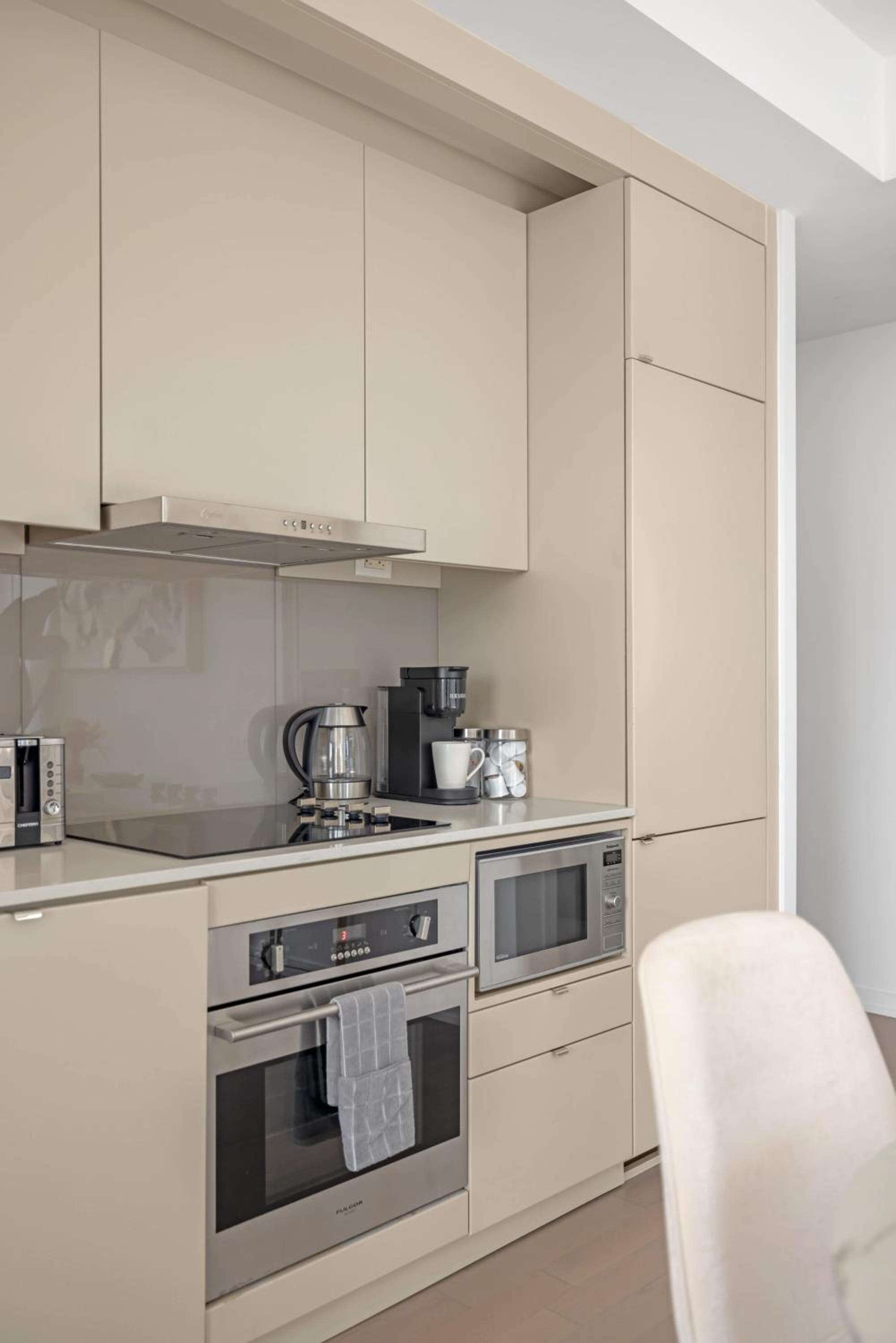 Prime 2BR Condo Massive Patio & Parking