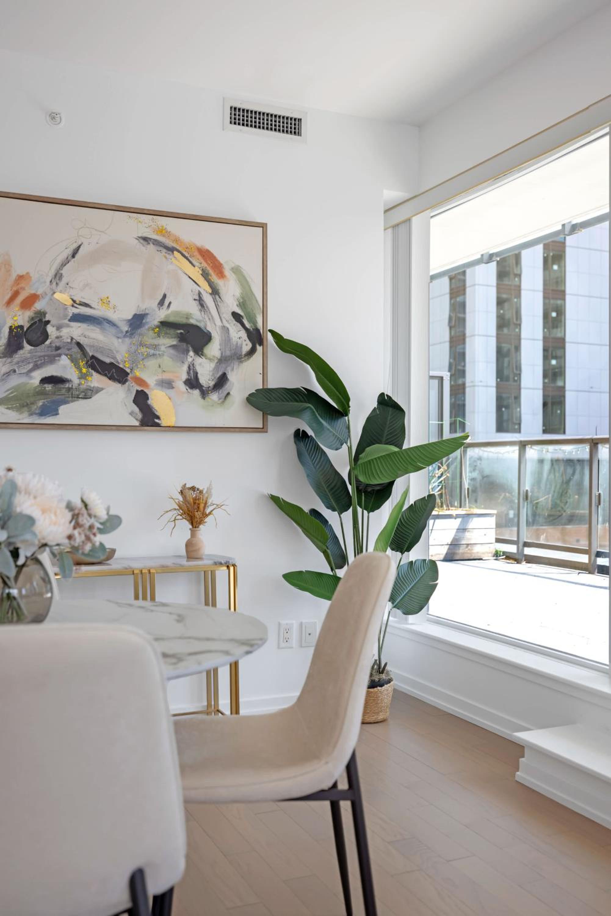 Prime 2BR Condo Massive Patio & Parking
