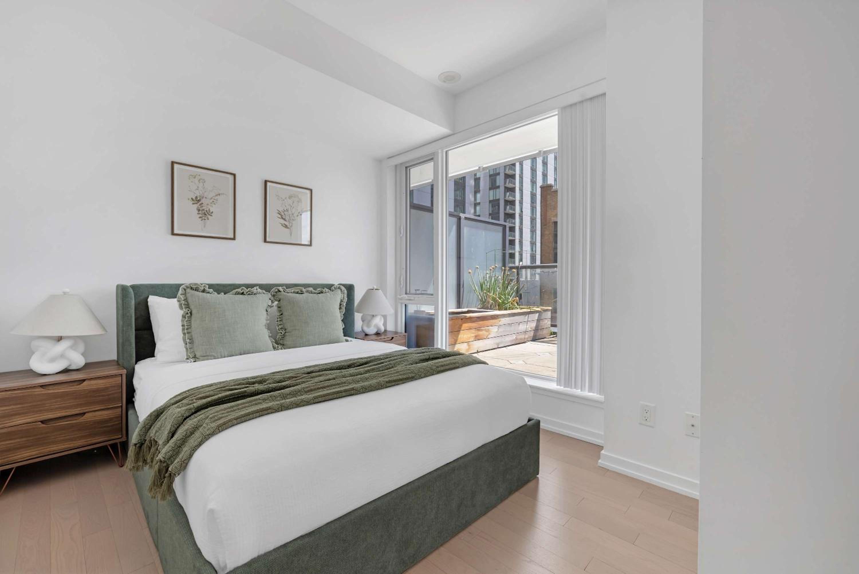 Prime 2BR Condo Massive Patio & Parking