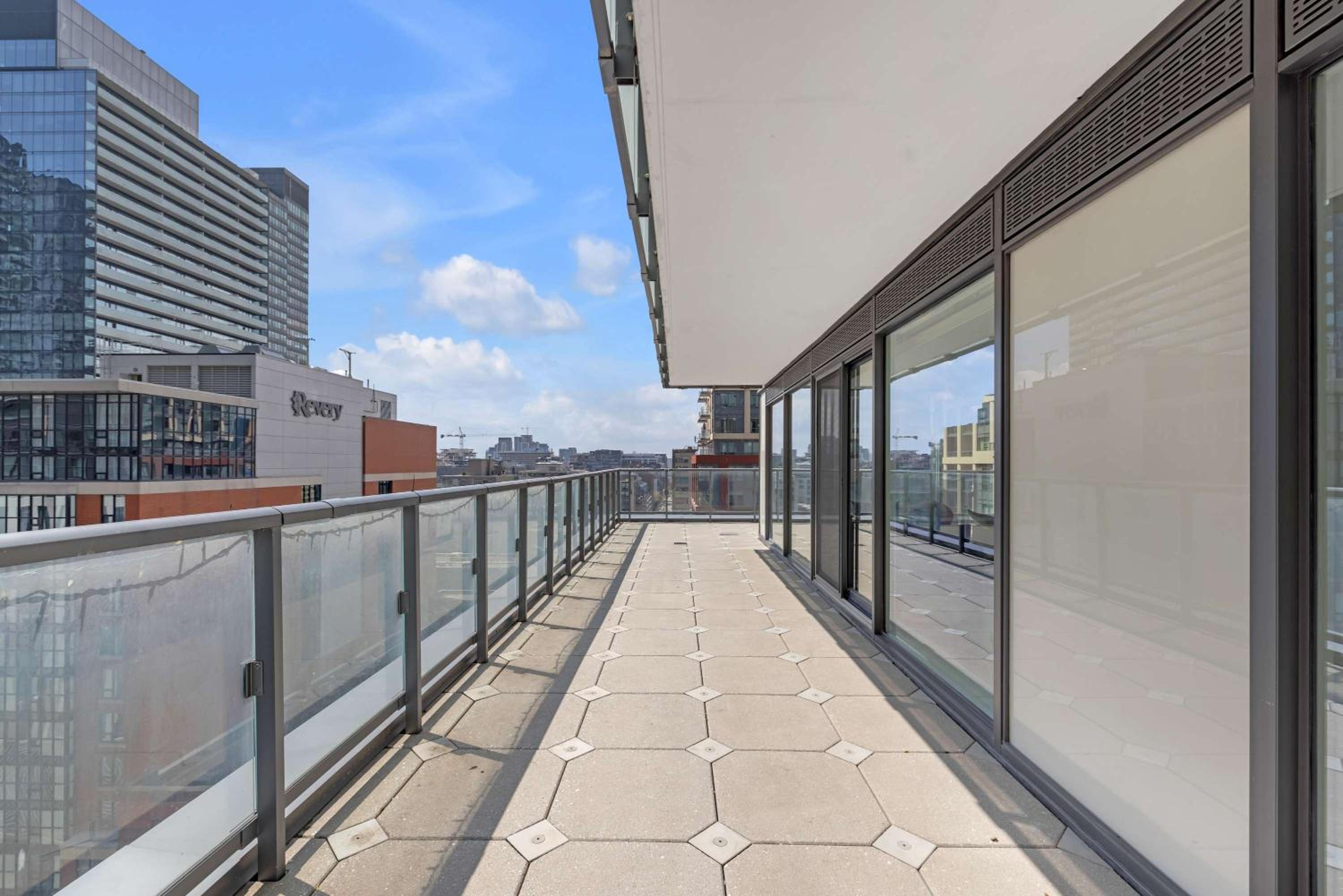 Prime 2BR Condo Massive Patio & Parking