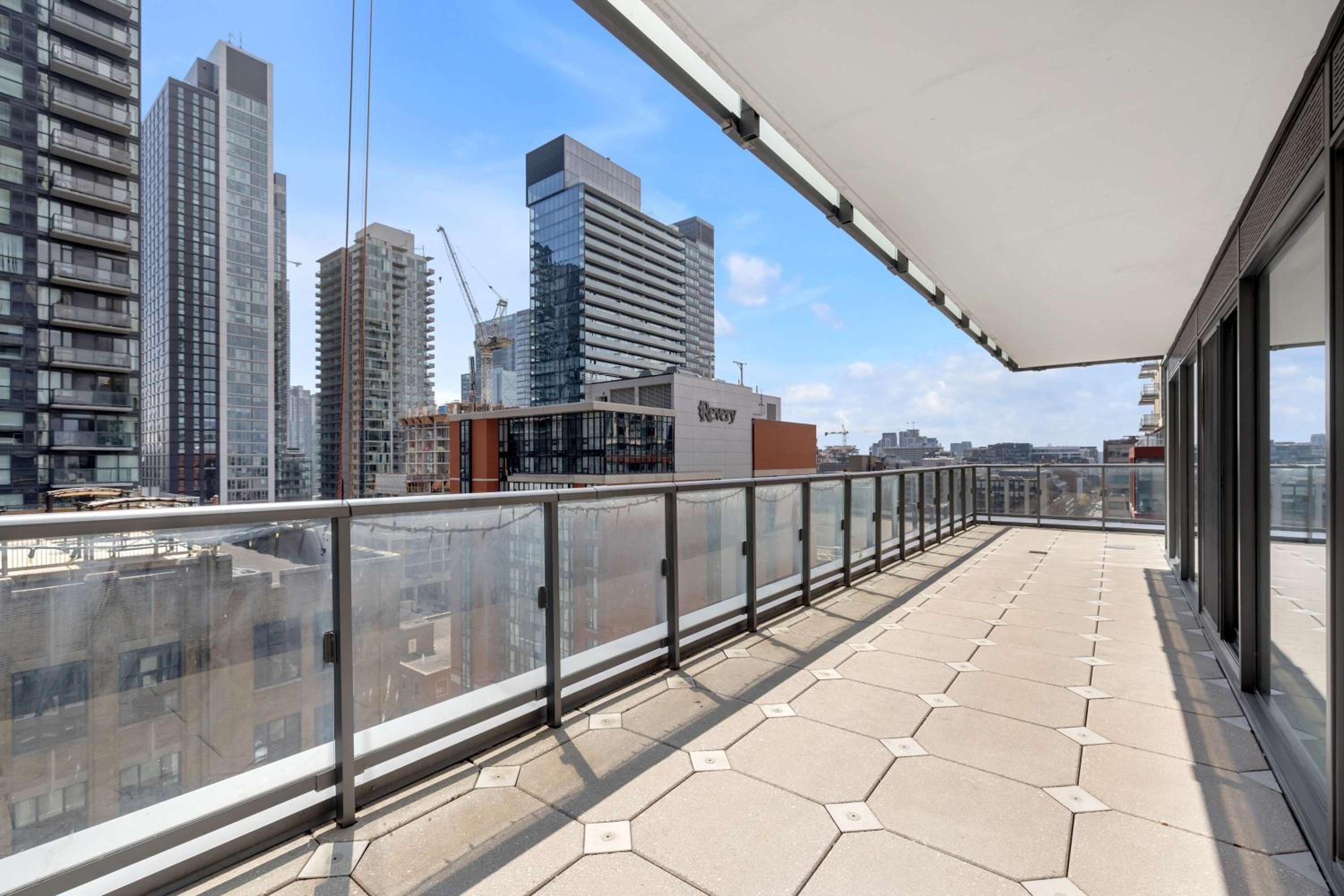 Prime 2BR Condo Massive Patio & Parking