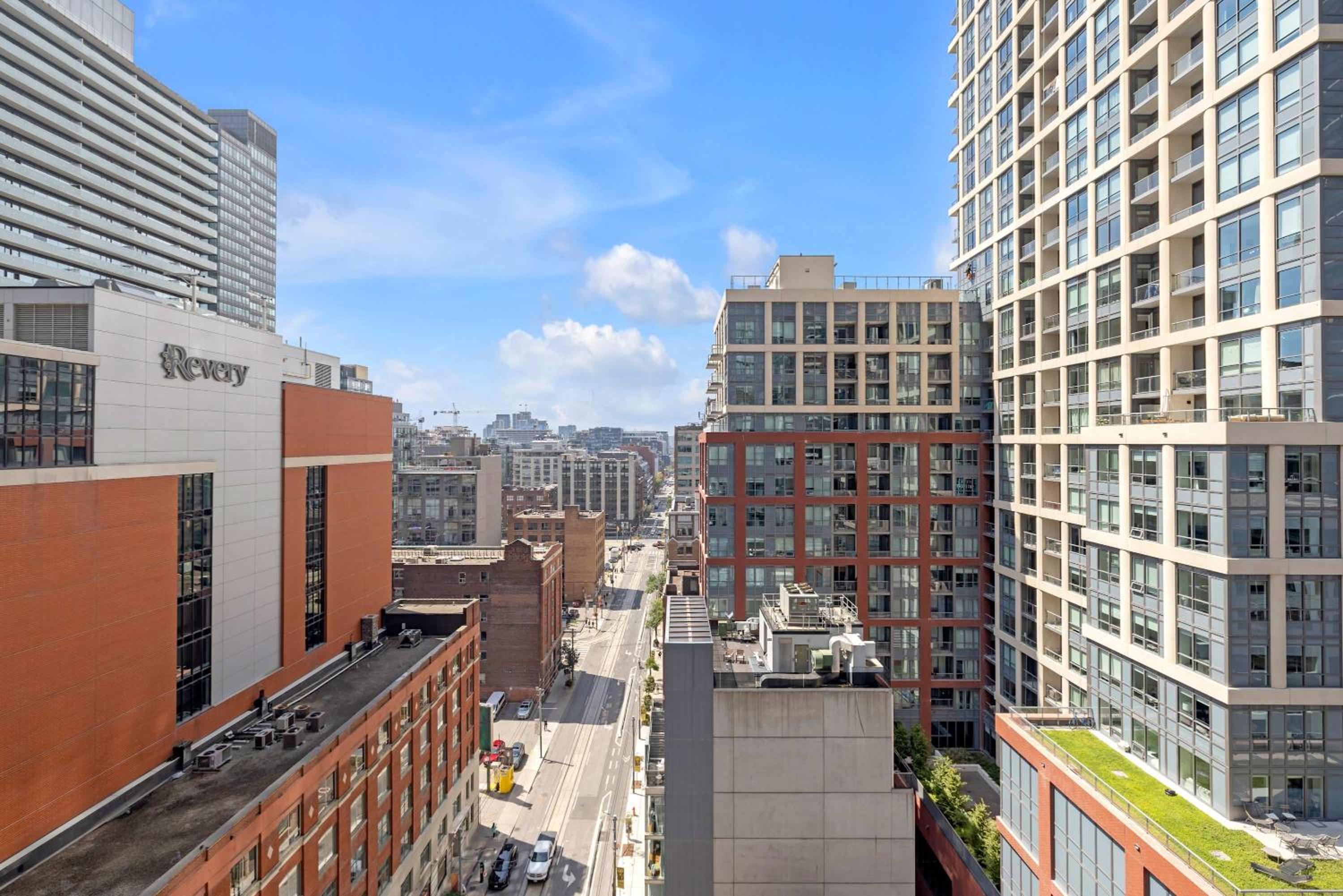 Prime 2BR Condo Massive Patio & Parking