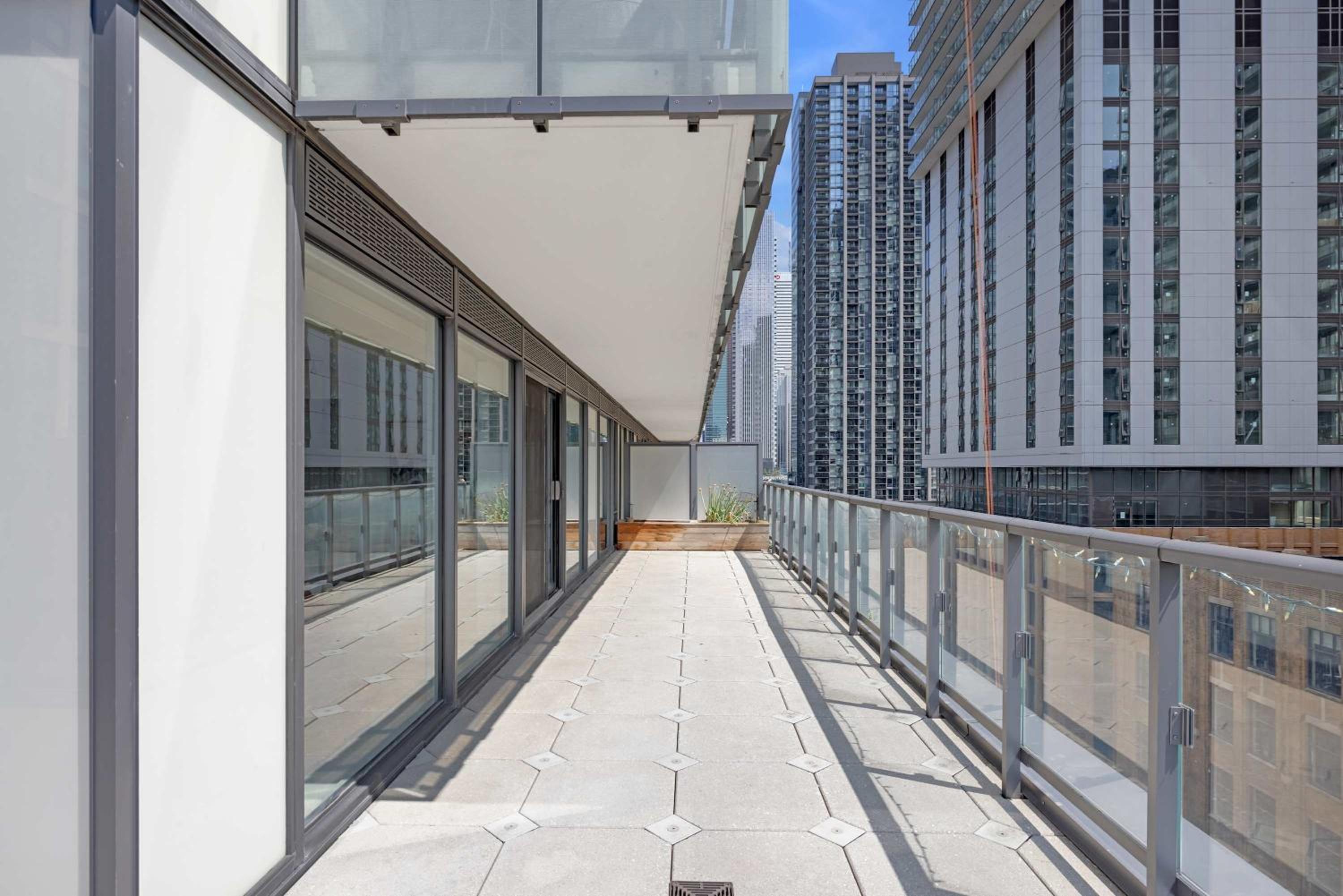 Prime 2BR Condo Massive Patio & Parking