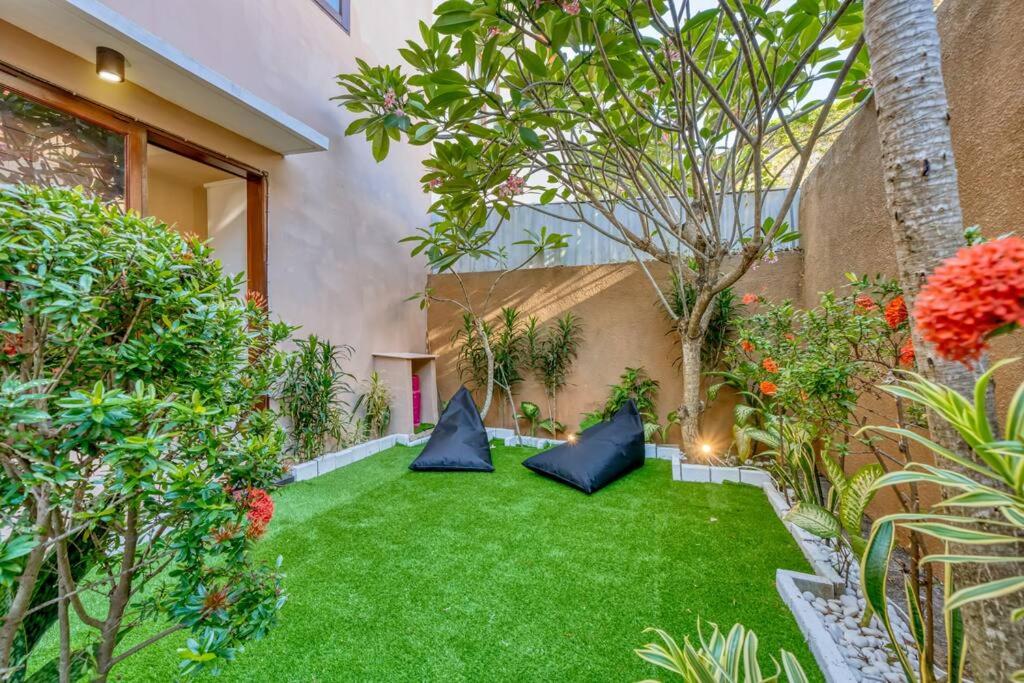 3 Bd Pvt House with big common pool and Gym view 2