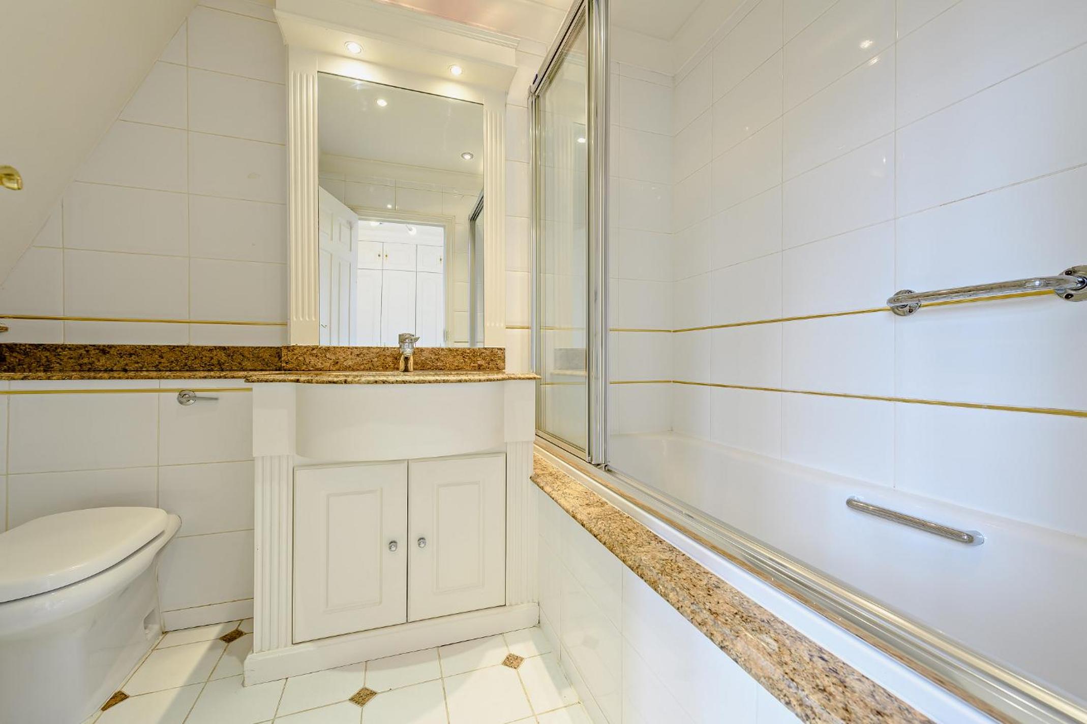Strathmore Court Apartments