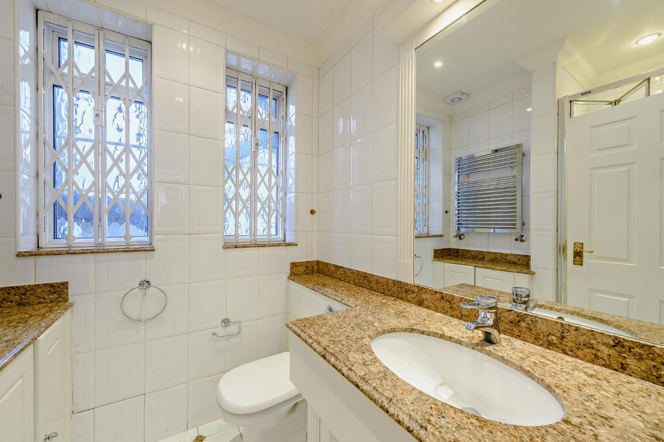 Strathmore Court Apartments