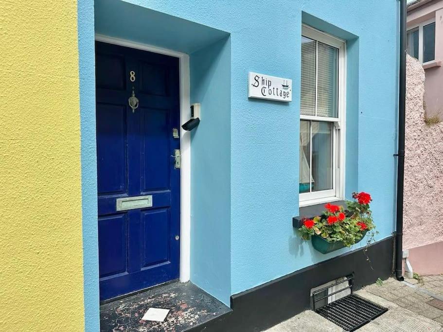 Ship Cottage Tenby Beach 50m view 5
