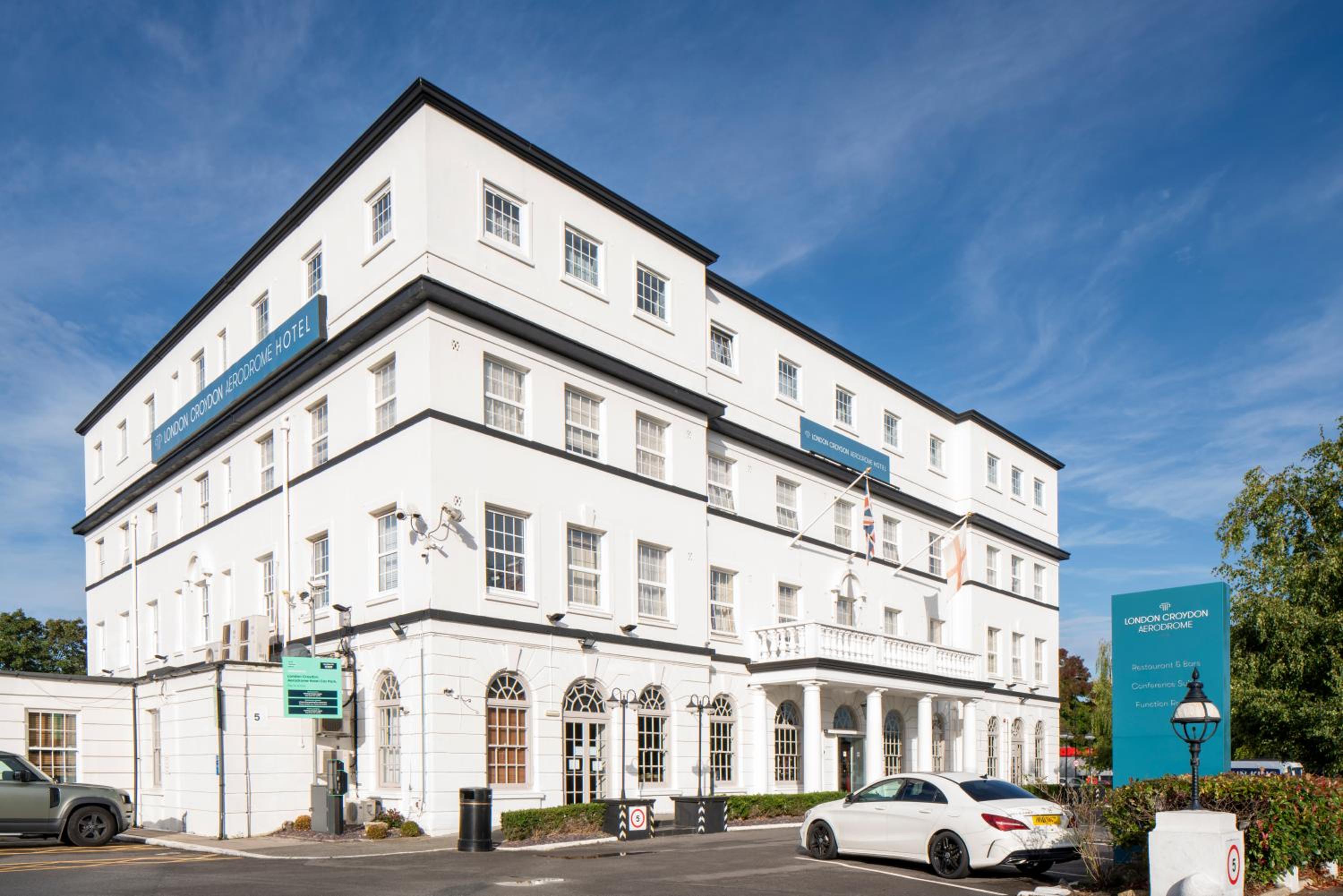 Croydon Vacations - London Croydon Aerodrome Hotel, BW Signature Collection - Property Image 1