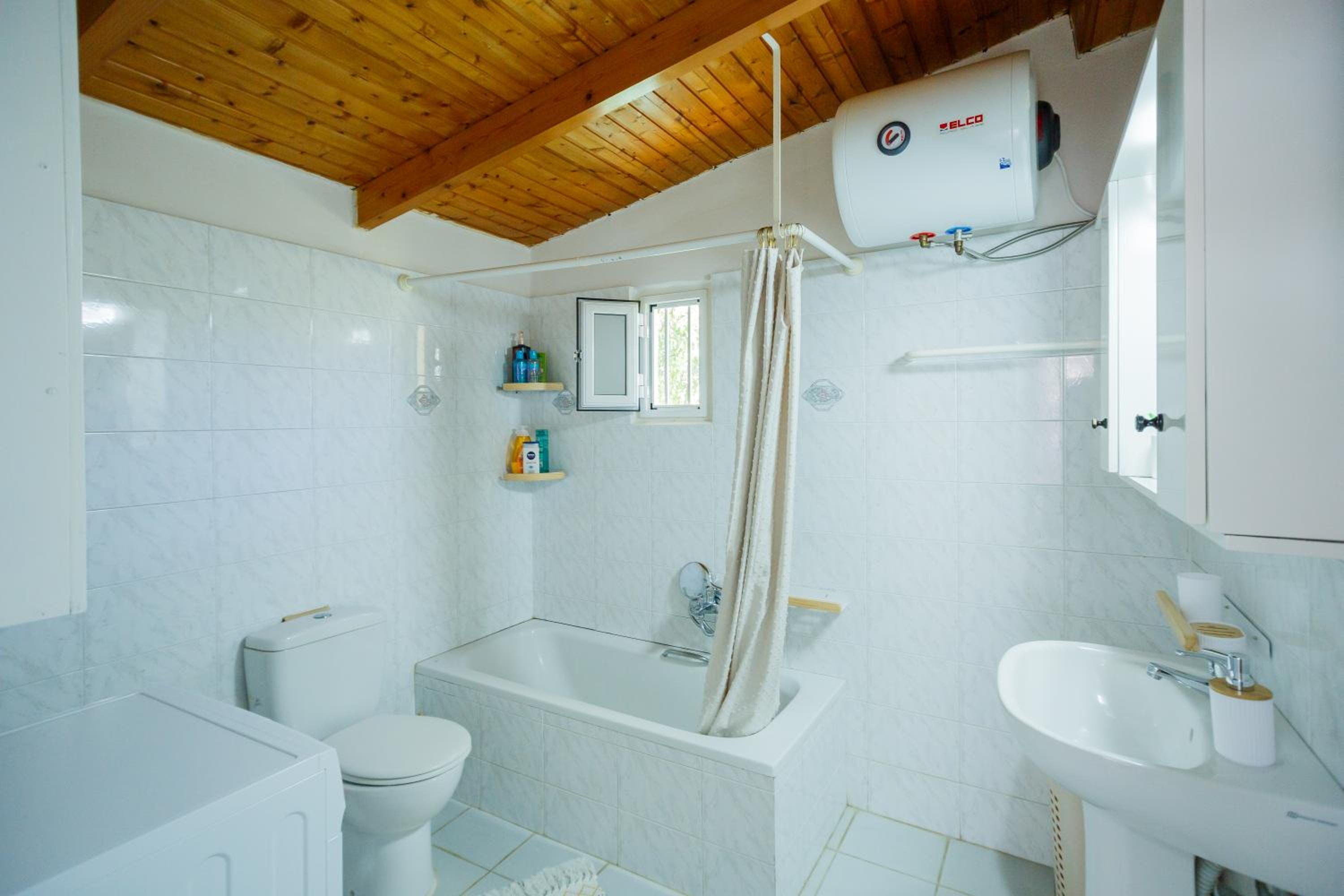 Laganas Vacations - Thegi SeaFront House - Property Image 9