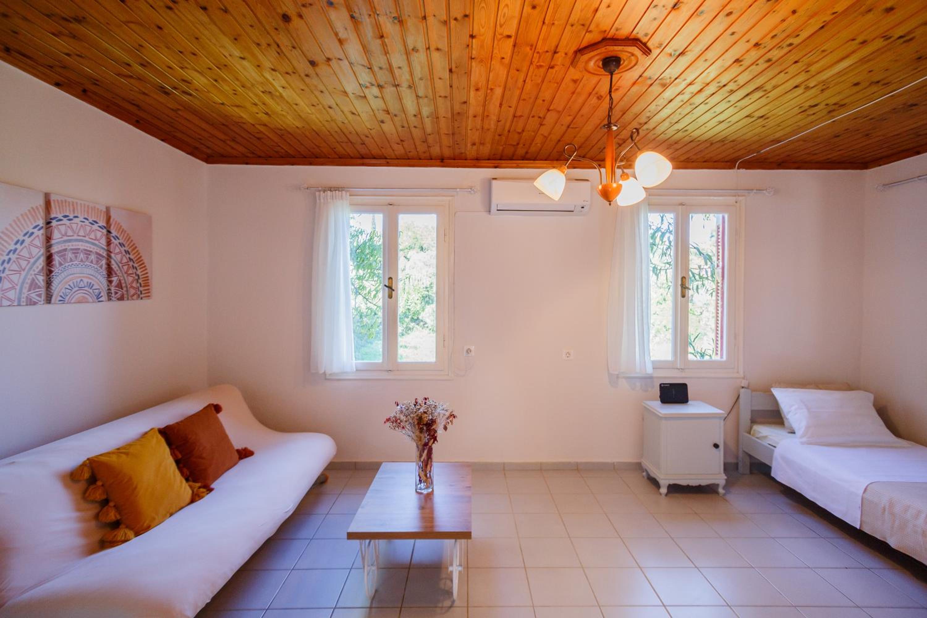 Laganas Vacations - Thegi SeaFront House - Property Image 7