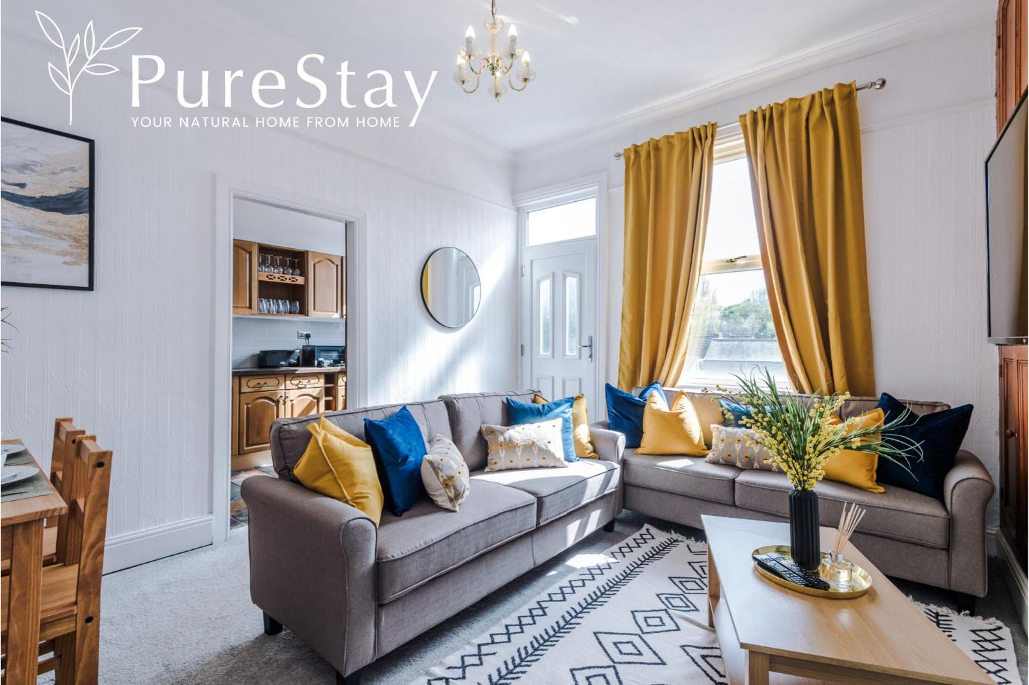 Beautiful Pontefract House w/ Parking Sleeps 12 by PureStay view 4
