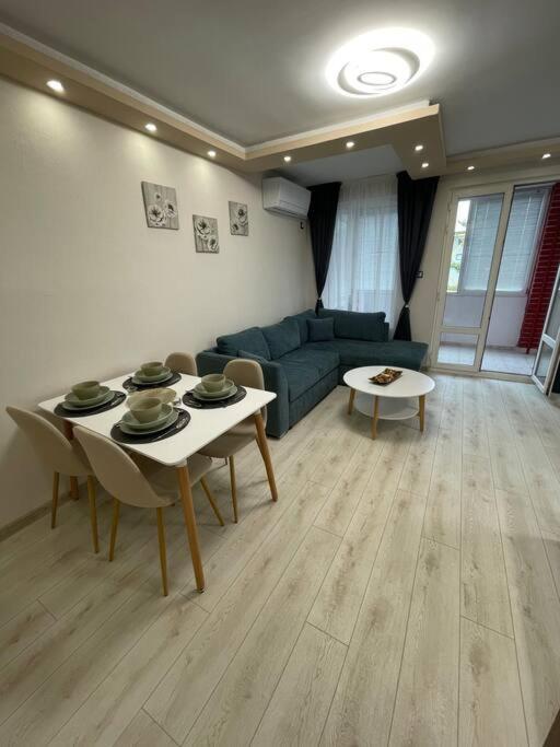 Apartment Iztochen blvd, free parking